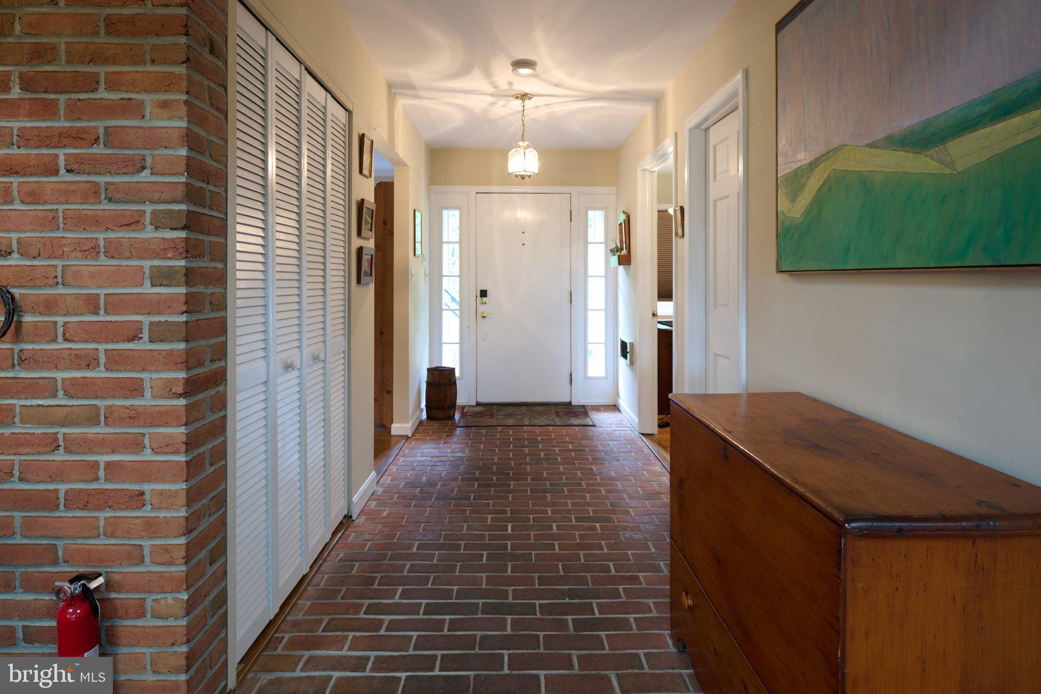 645 ROYAL CIRCLE