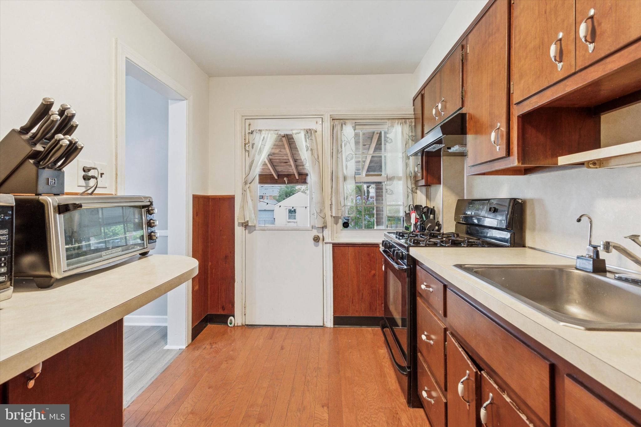 NORRISTOWN - Residential