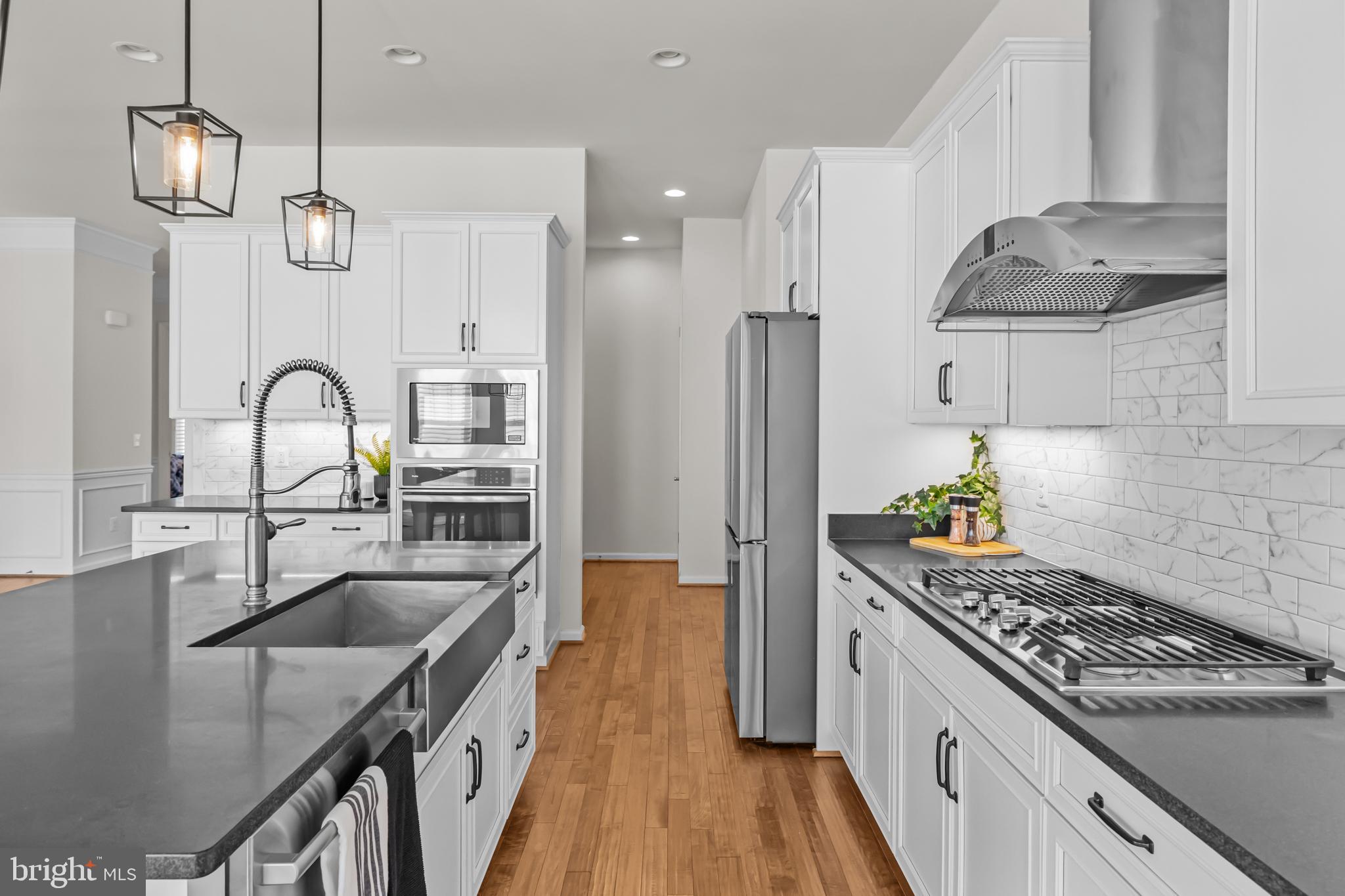MEADOW BROOK FARM - Residential