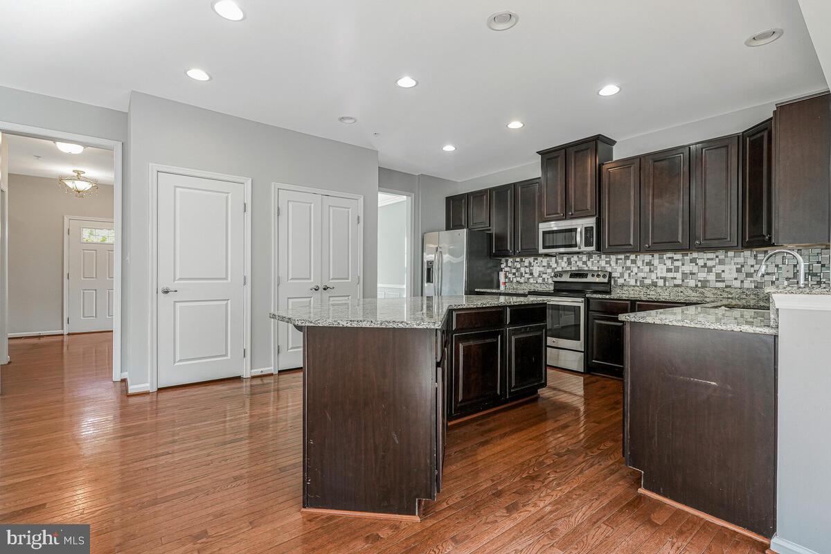 SIMMONS RIDGE-PLAT 1> - Residential