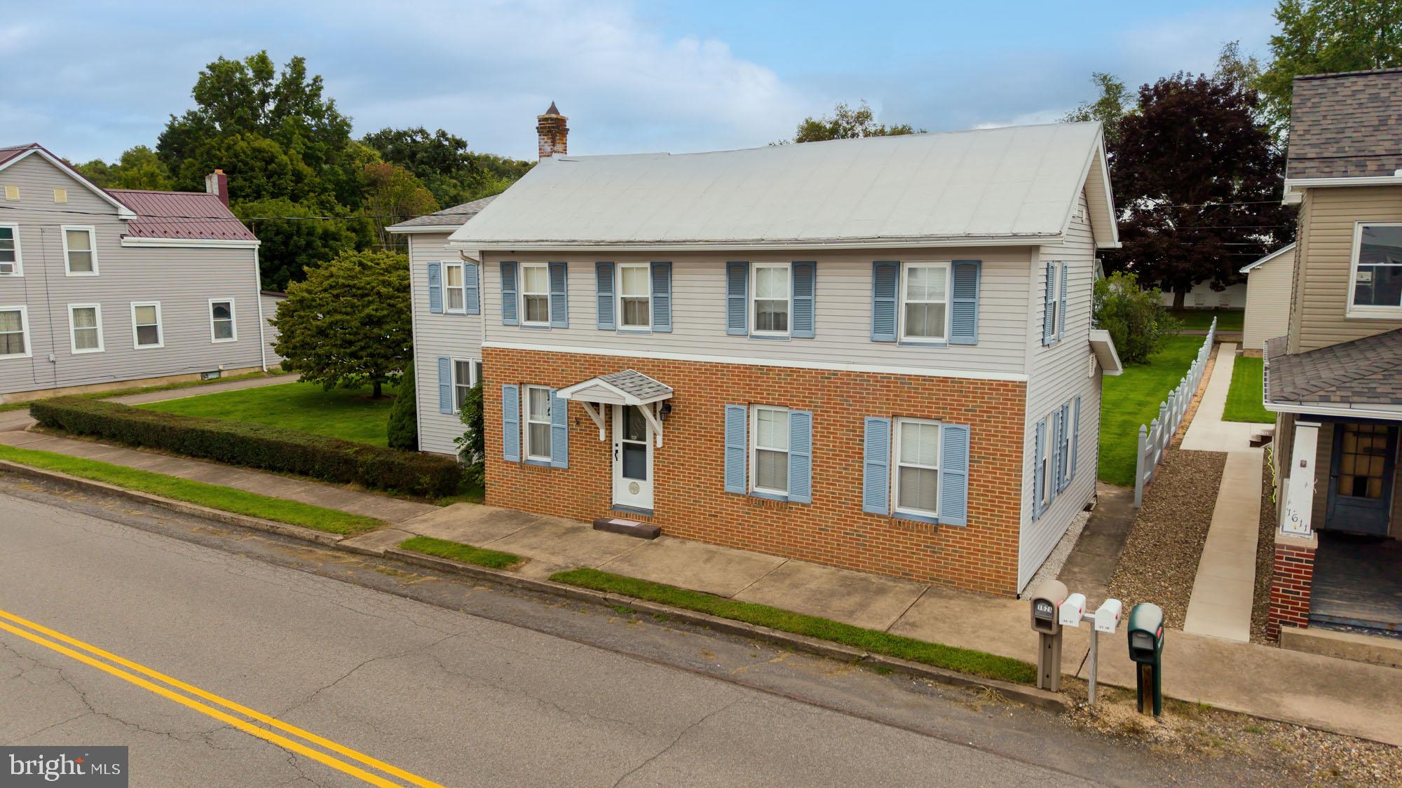 1621 MAIN STREET