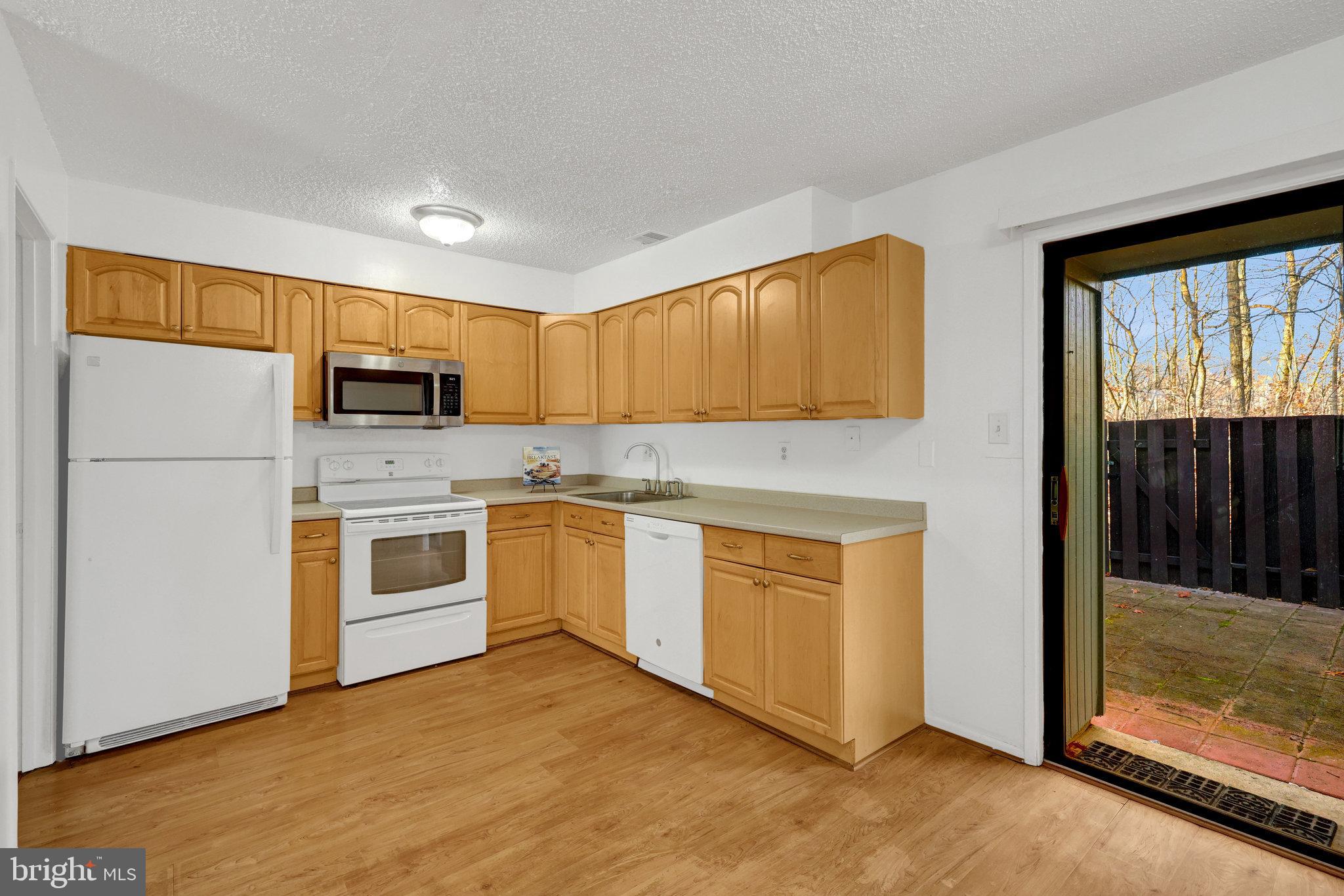 RESTON - Residential