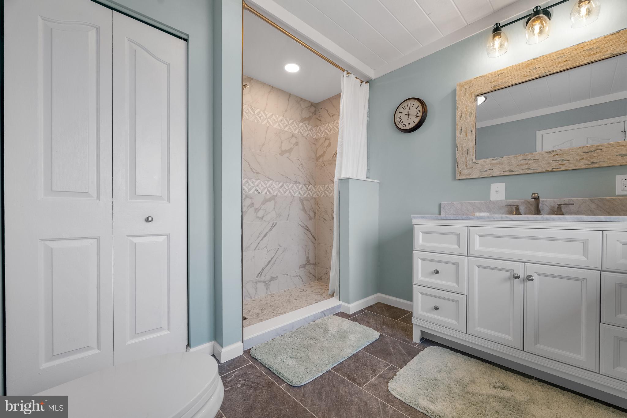 INDIAN POINT WEST - Residential