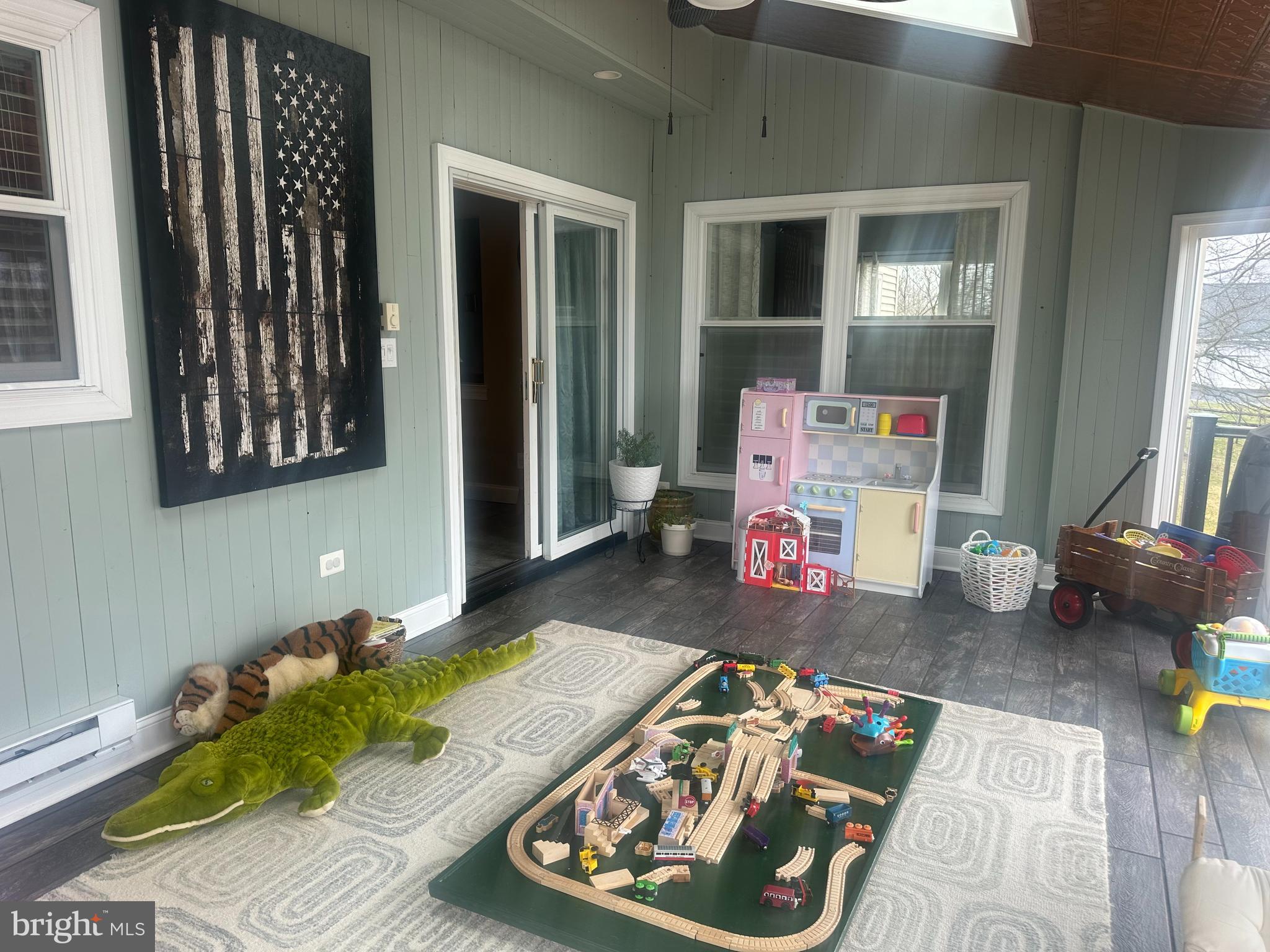 HILLTOWN WOODS - Residential