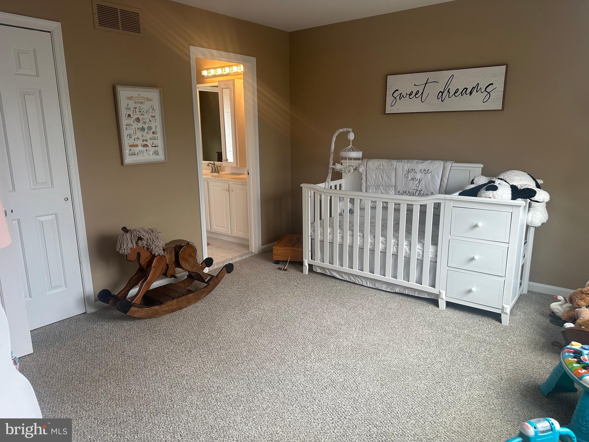 HILLTOWN WOODS - Residential