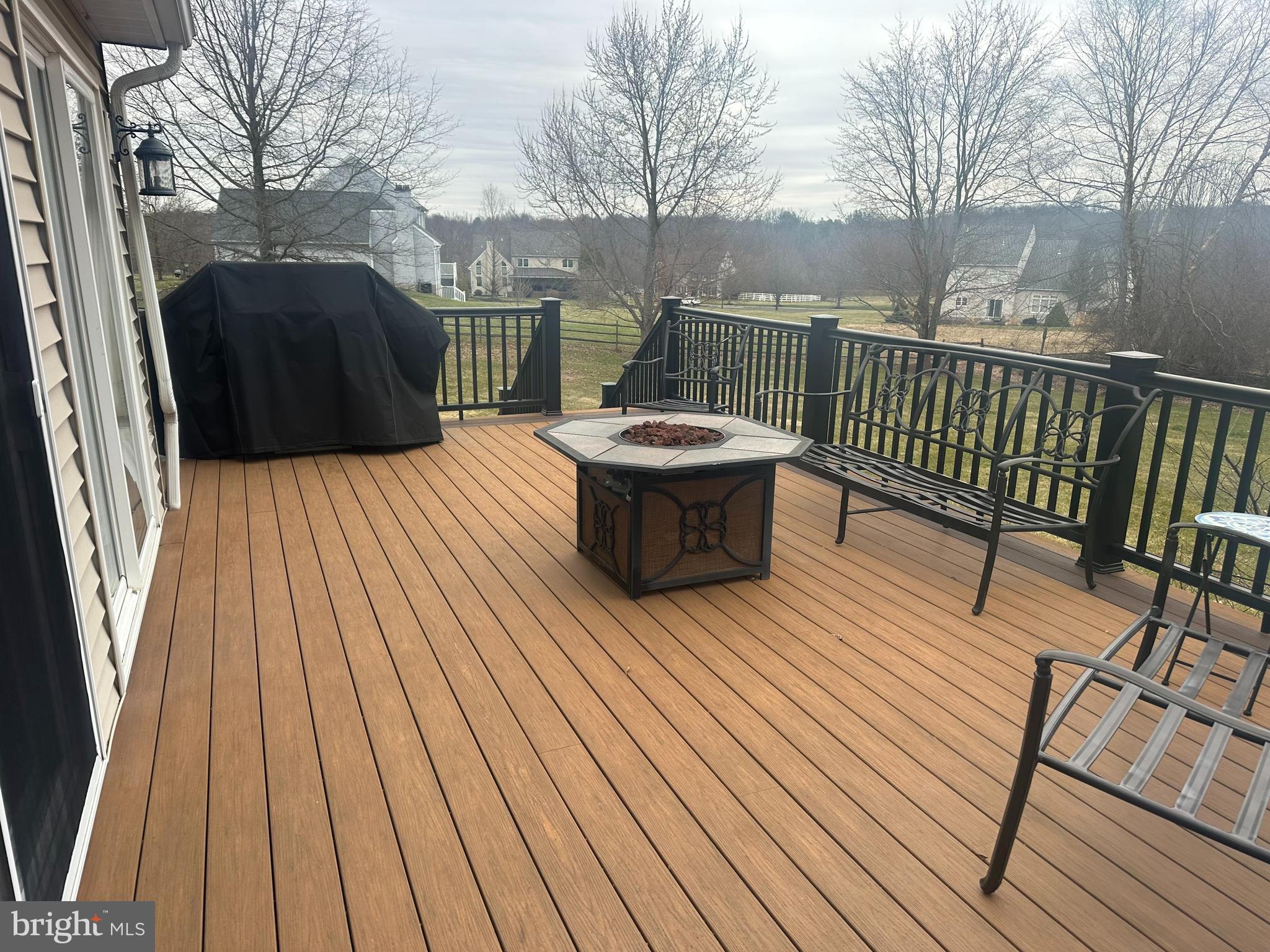 HILLTOWN WOODS - Residential