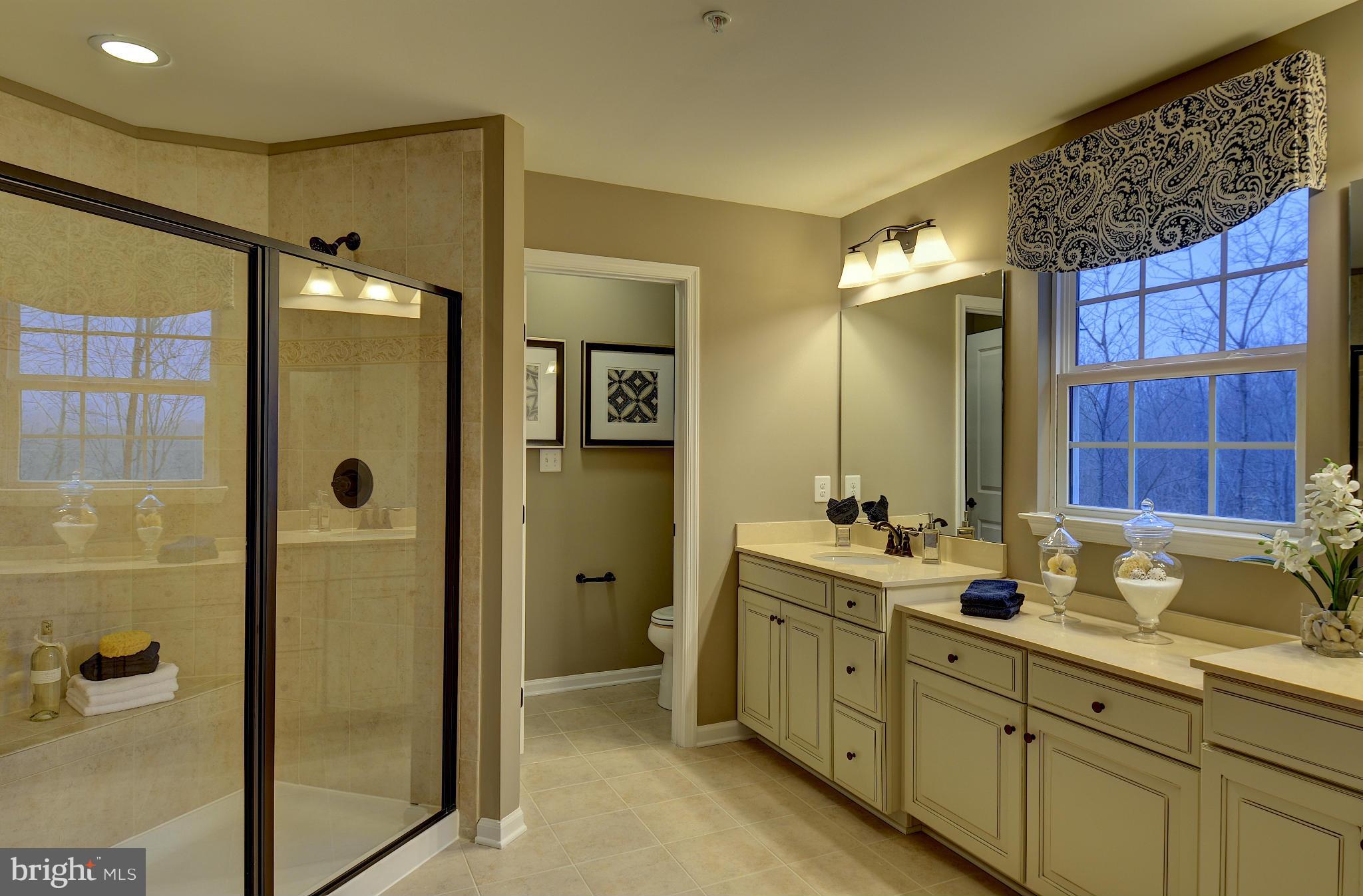 OAKMONT OVERLOOK - Residential