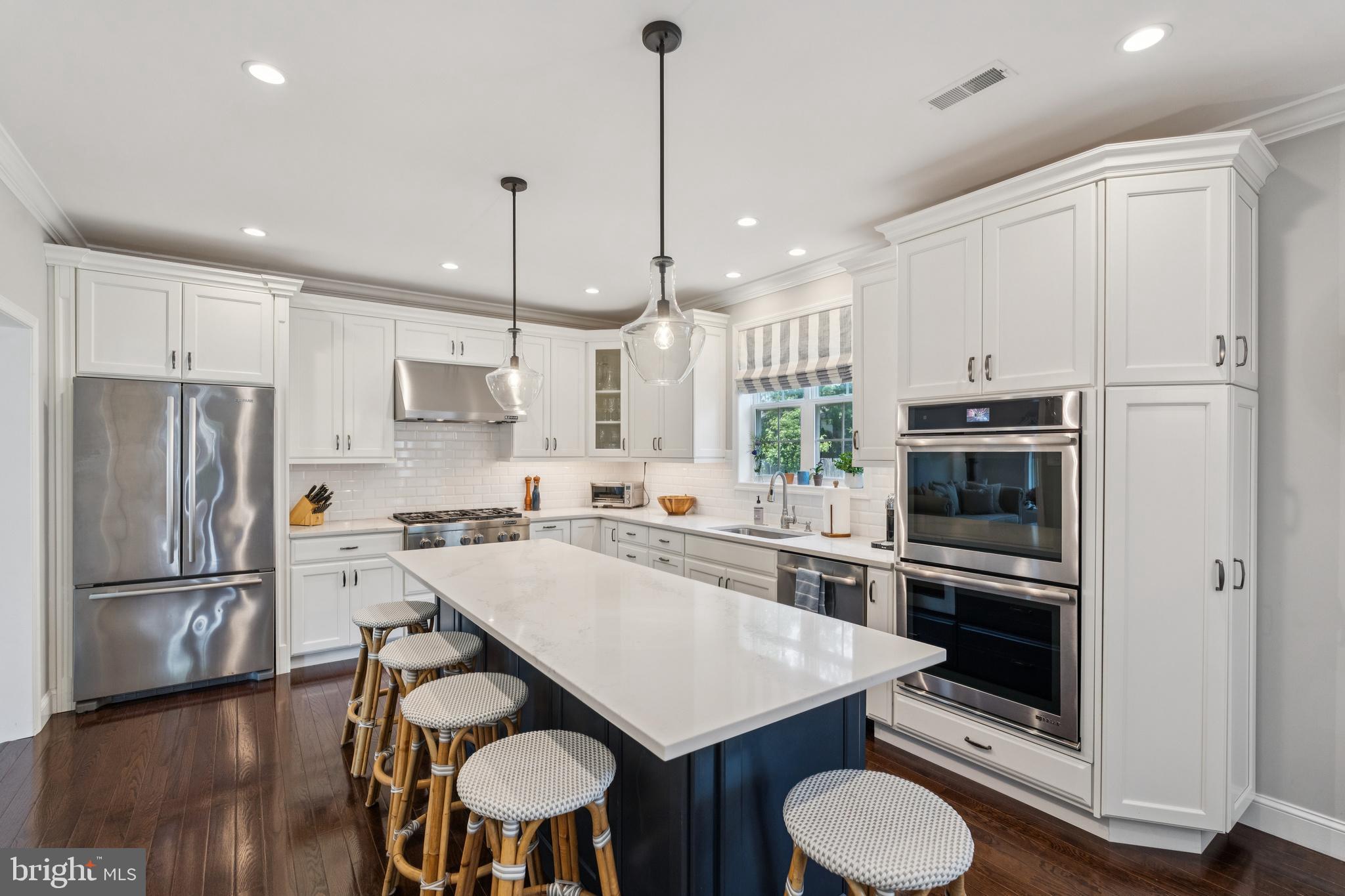 1015 OAK RIDGE DRIVE