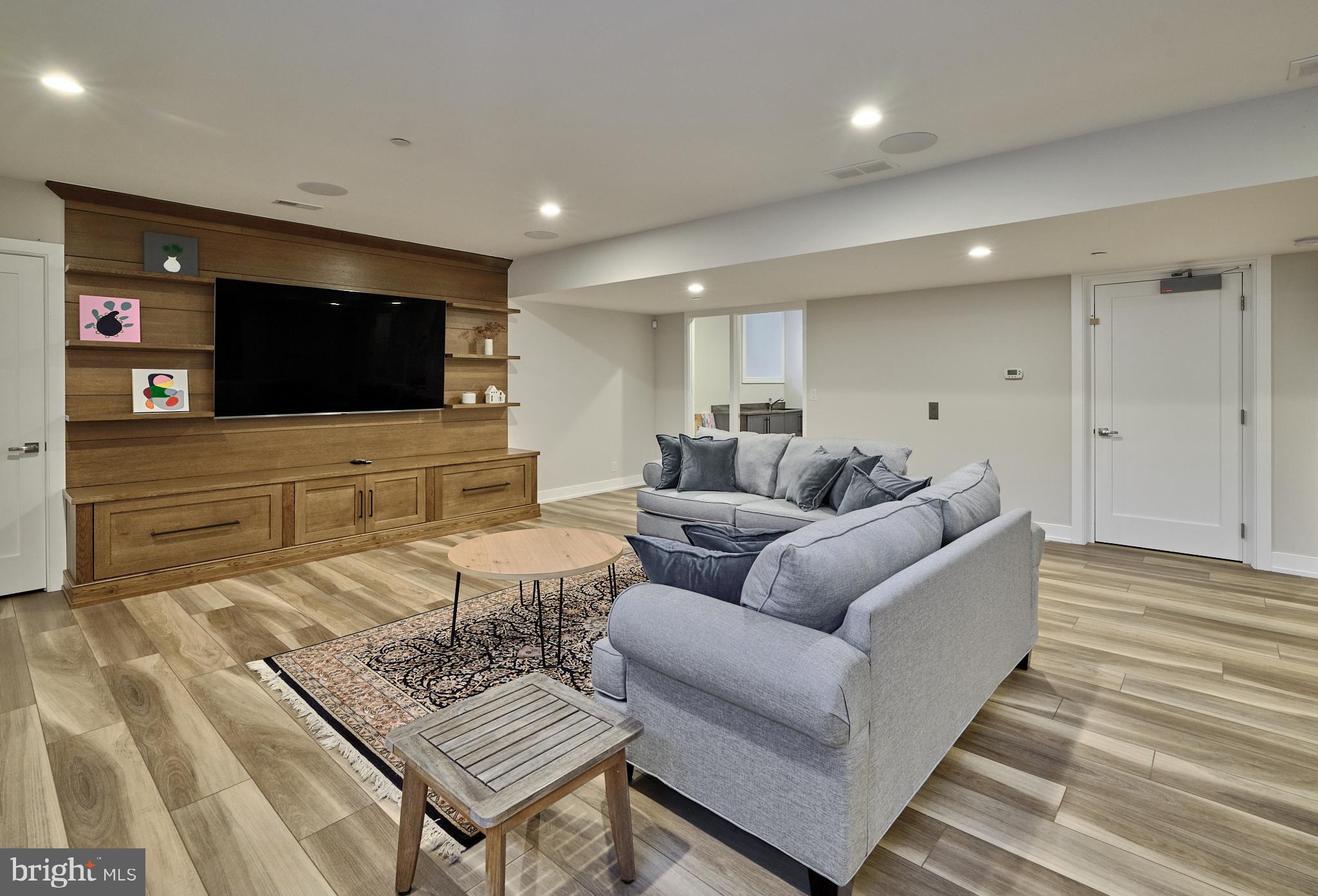 RABBIT RUN CREEK - Residential