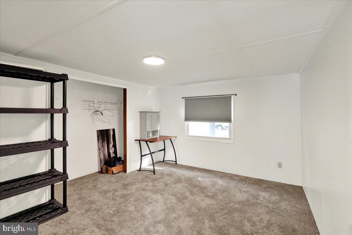 LAUREL COMMONS - Residential