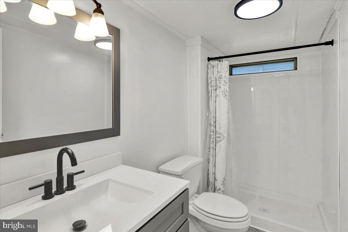 LAUREL COMMONS - Residential