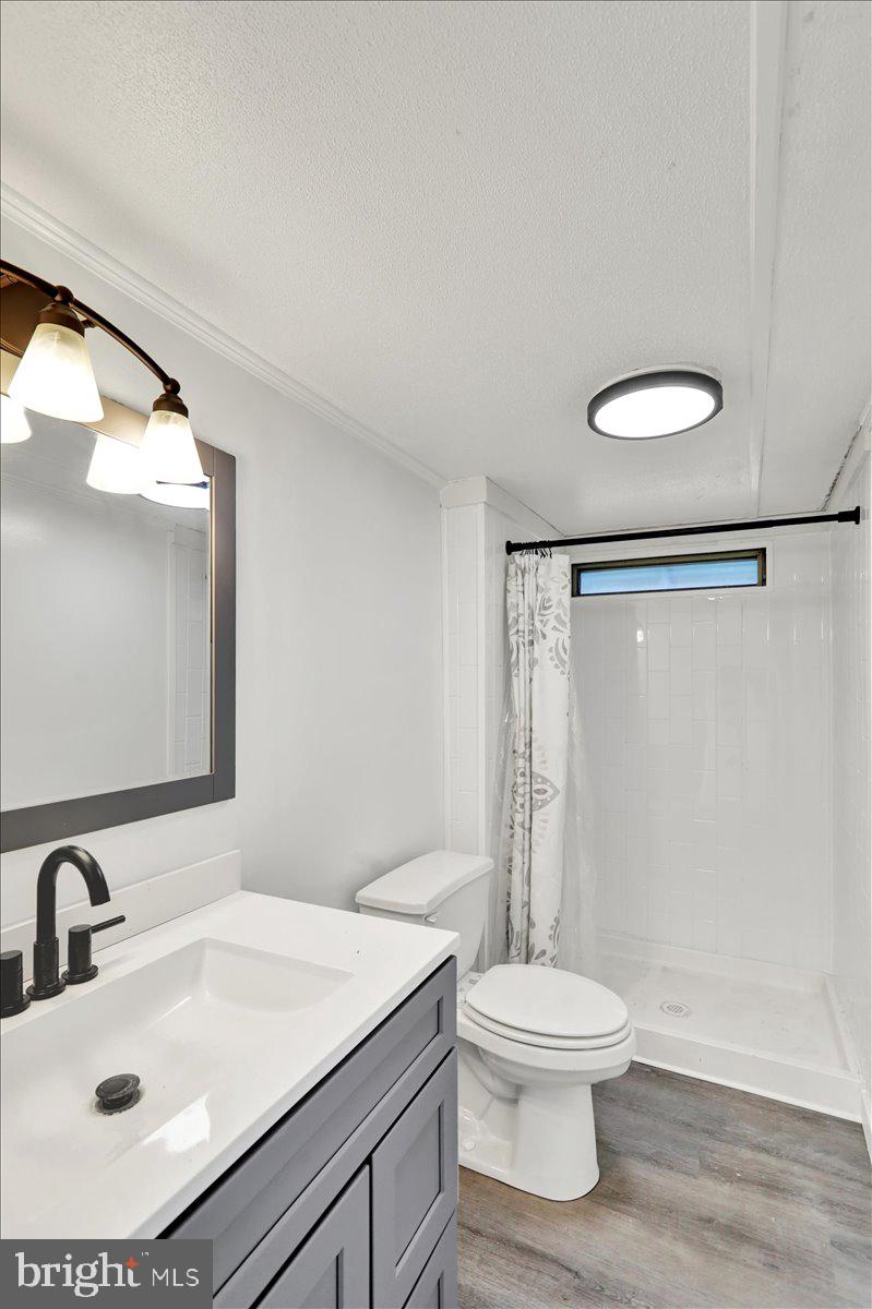 LAUREL COMMONS - Residential