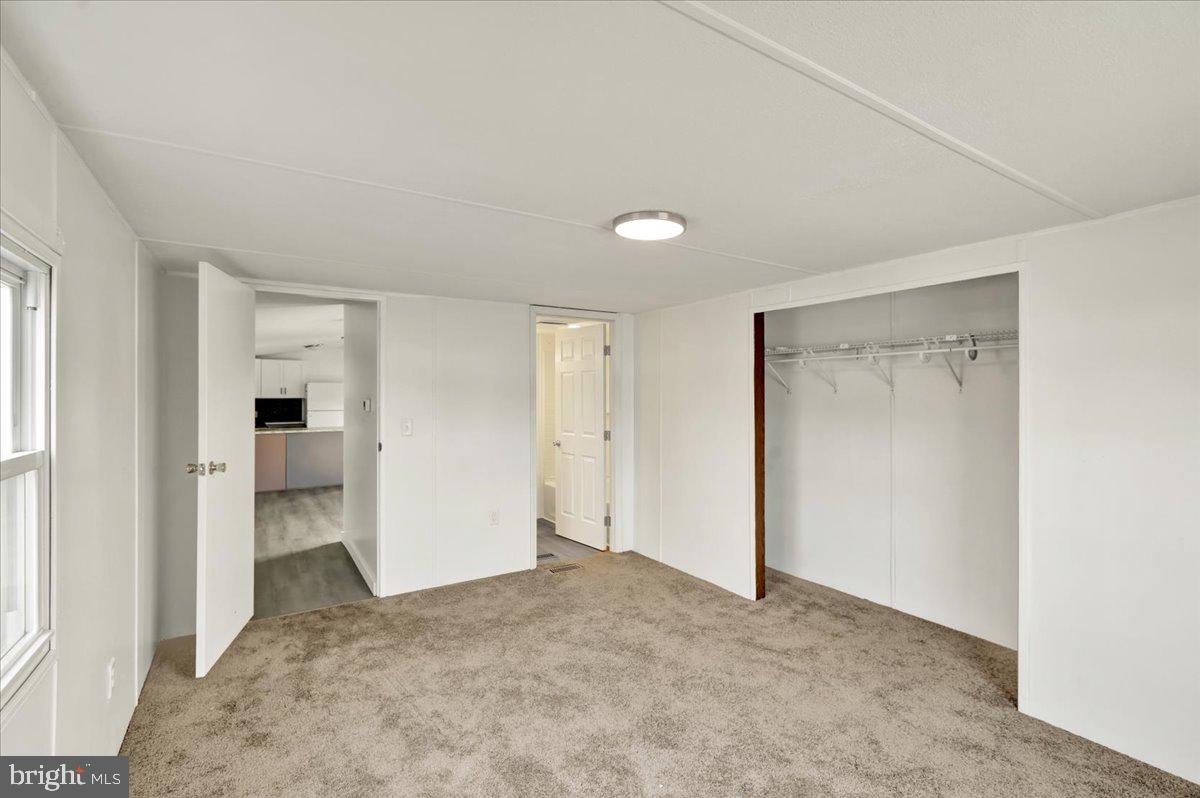 LAUREL COMMONS - Residential