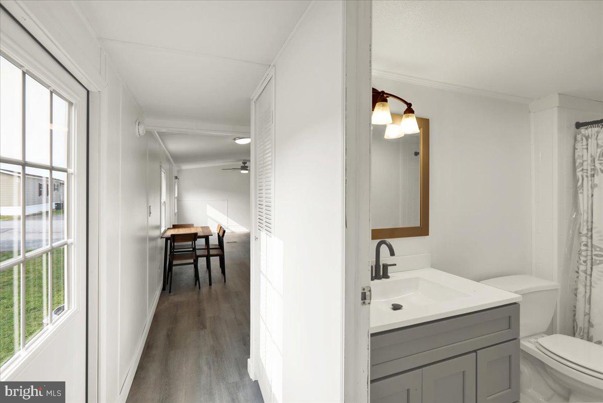 LAUREL COMMONS - Residential