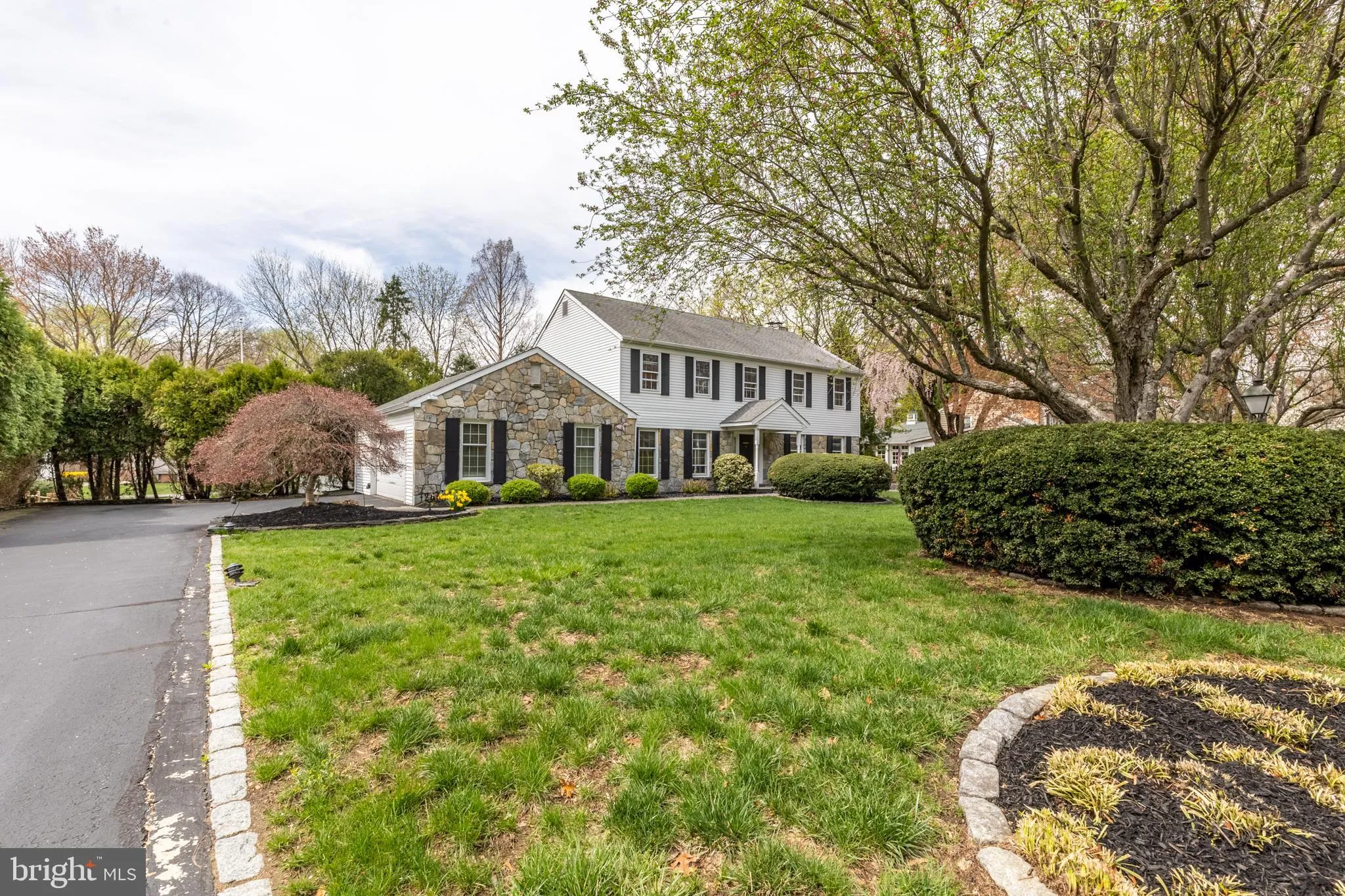 Greenville, Delaware 19807, United States, 4 Bedrooms Bedrooms, ,3 BathroomsBathrooms,Residential,Pending,104667