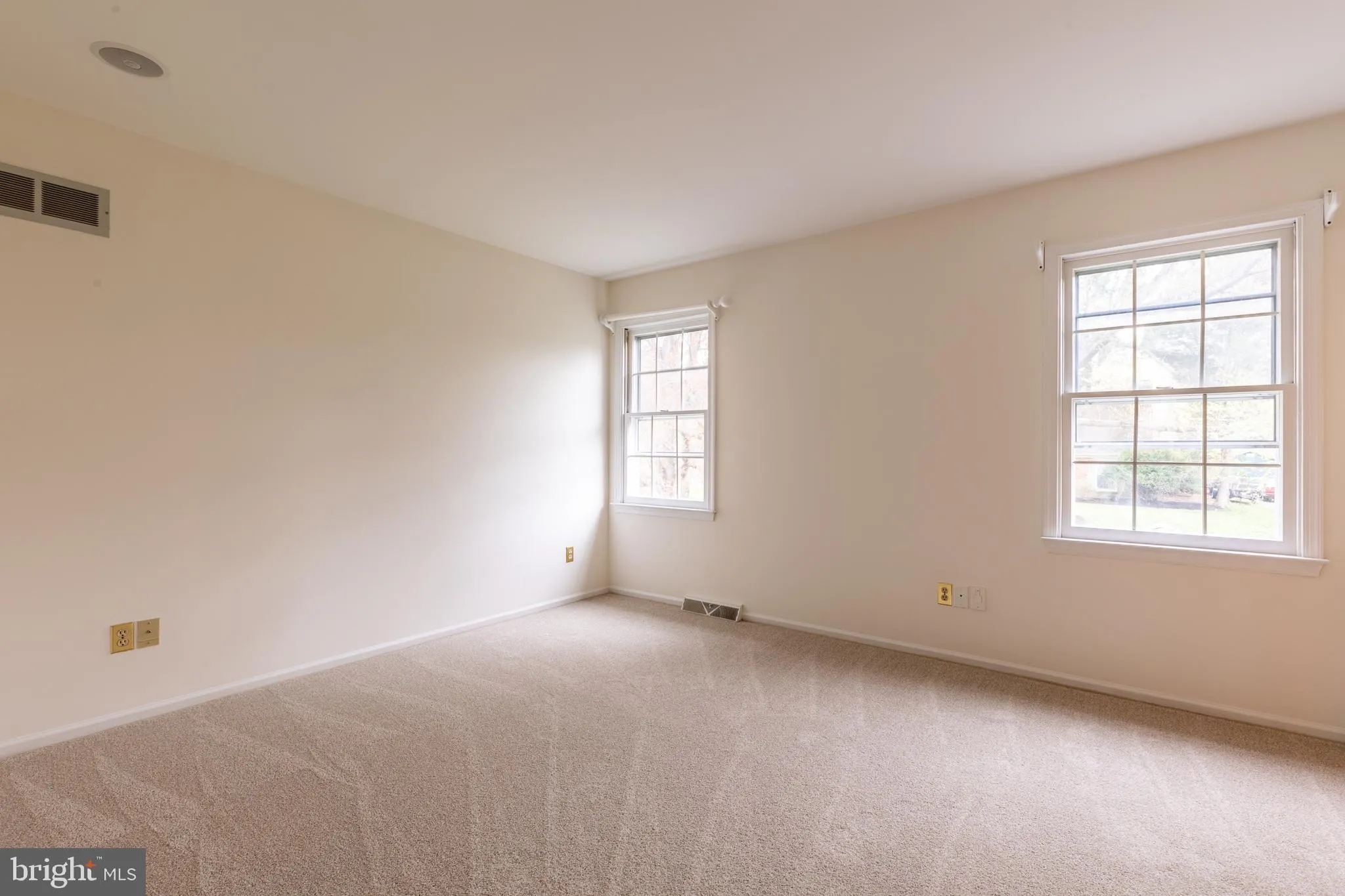 Greenville, Delaware 19807, United States, 4 Bedrooms Bedrooms, ,3 BathroomsBathrooms,Residential,Pending,104667