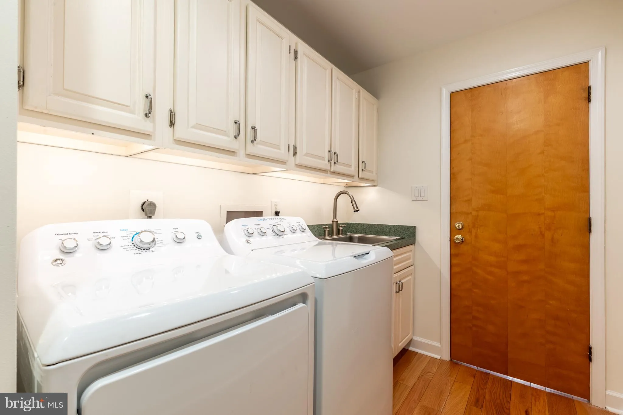 Greenville, Delaware 19807, United States, 4 Bedrooms Bedrooms, ,3 BathroomsBathrooms,Residential,Pending,104667