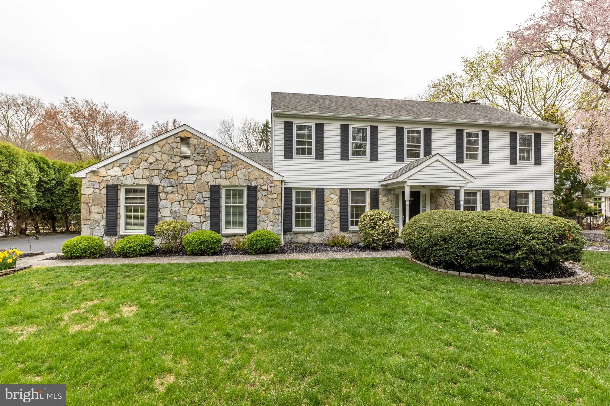 Greenville, Delaware 19807, United States, 4 Bedrooms Bedrooms, ,3 BathroomsBathrooms,Residential,Pending,104667