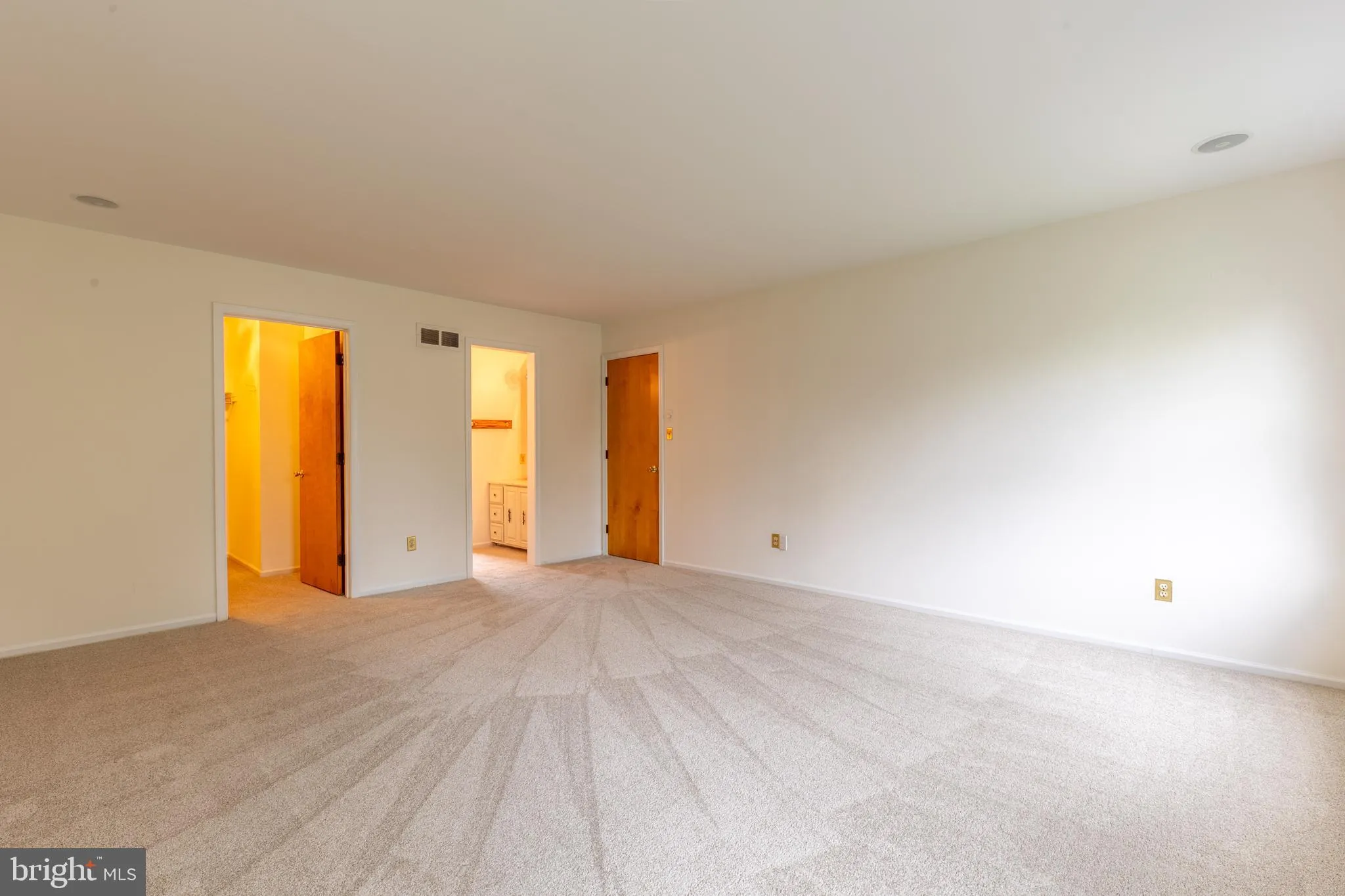 Greenville, Delaware 19807, United States, 4 Bedrooms Bedrooms, ,3 BathroomsBathrooms,Residential,Pending,104667