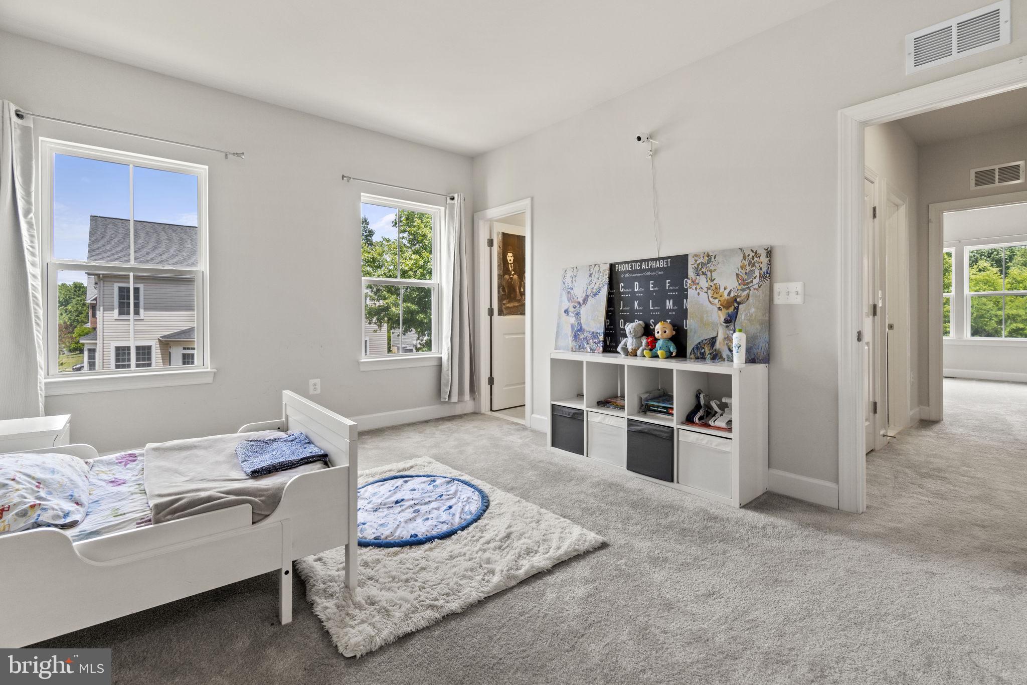 WINDSOR HILL - Residential