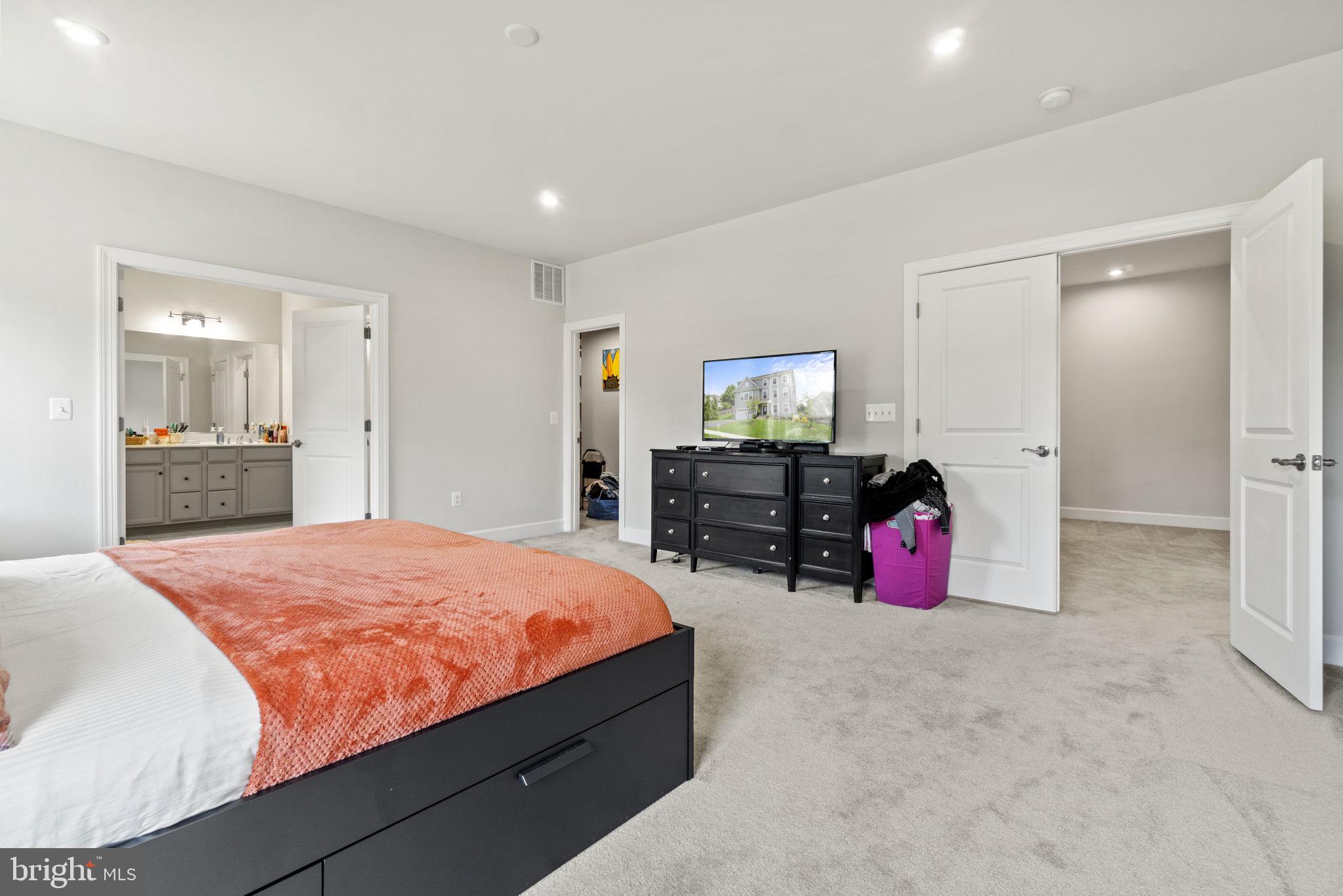 WINDSOR HILL - Residential