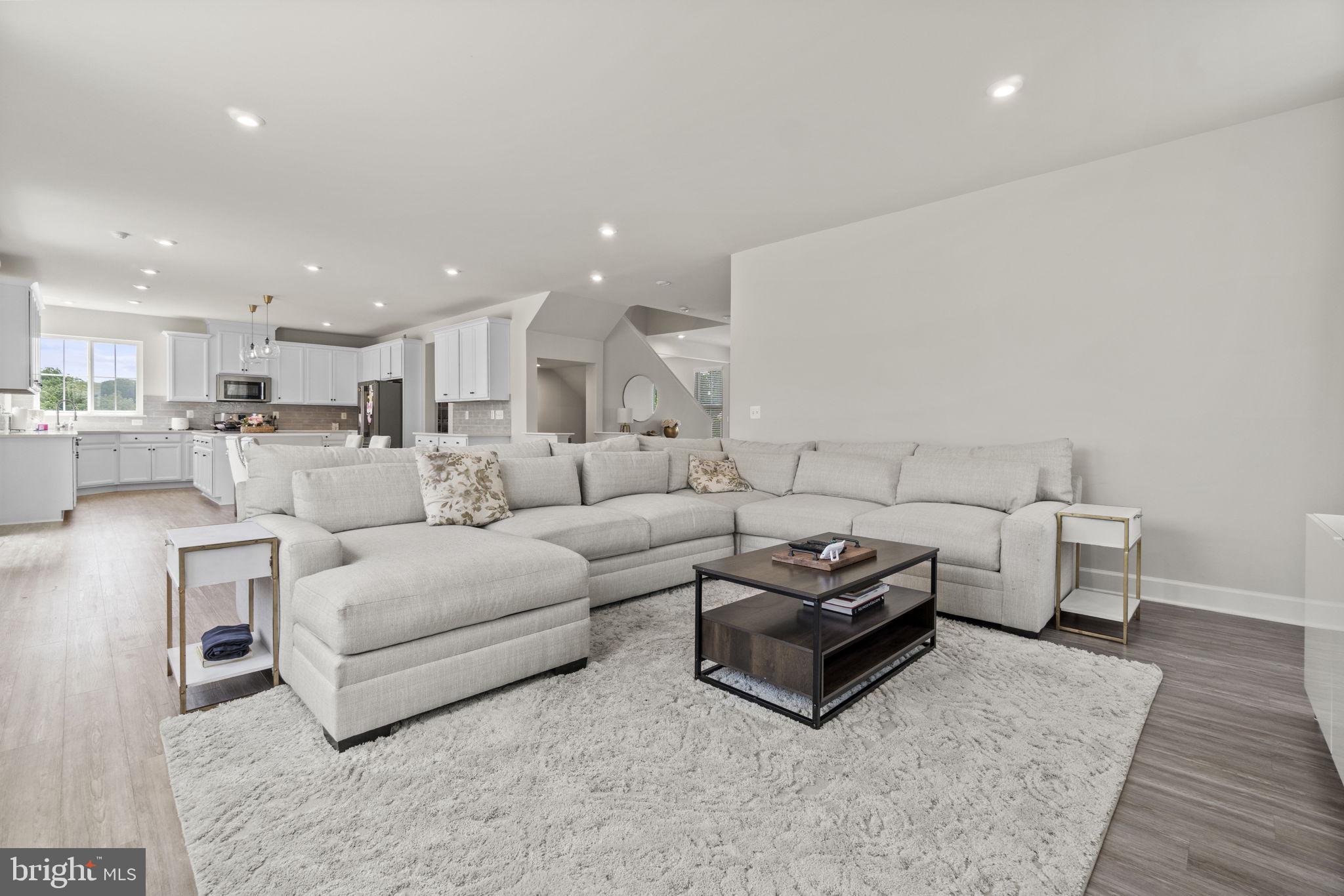 WINDSOR HILL - Residential