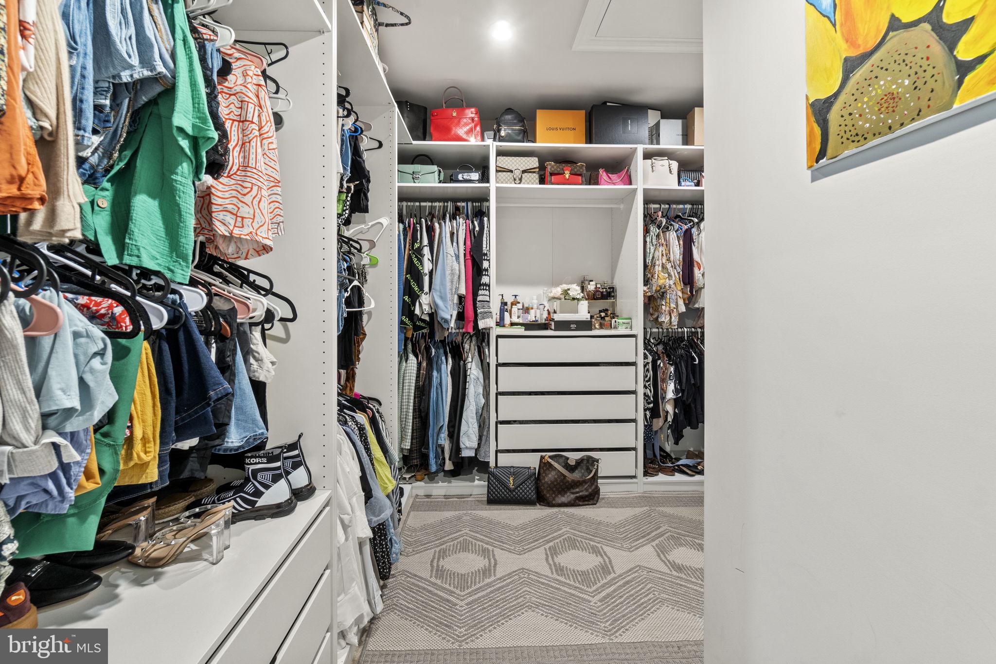 WINDSOR HILL - Residential