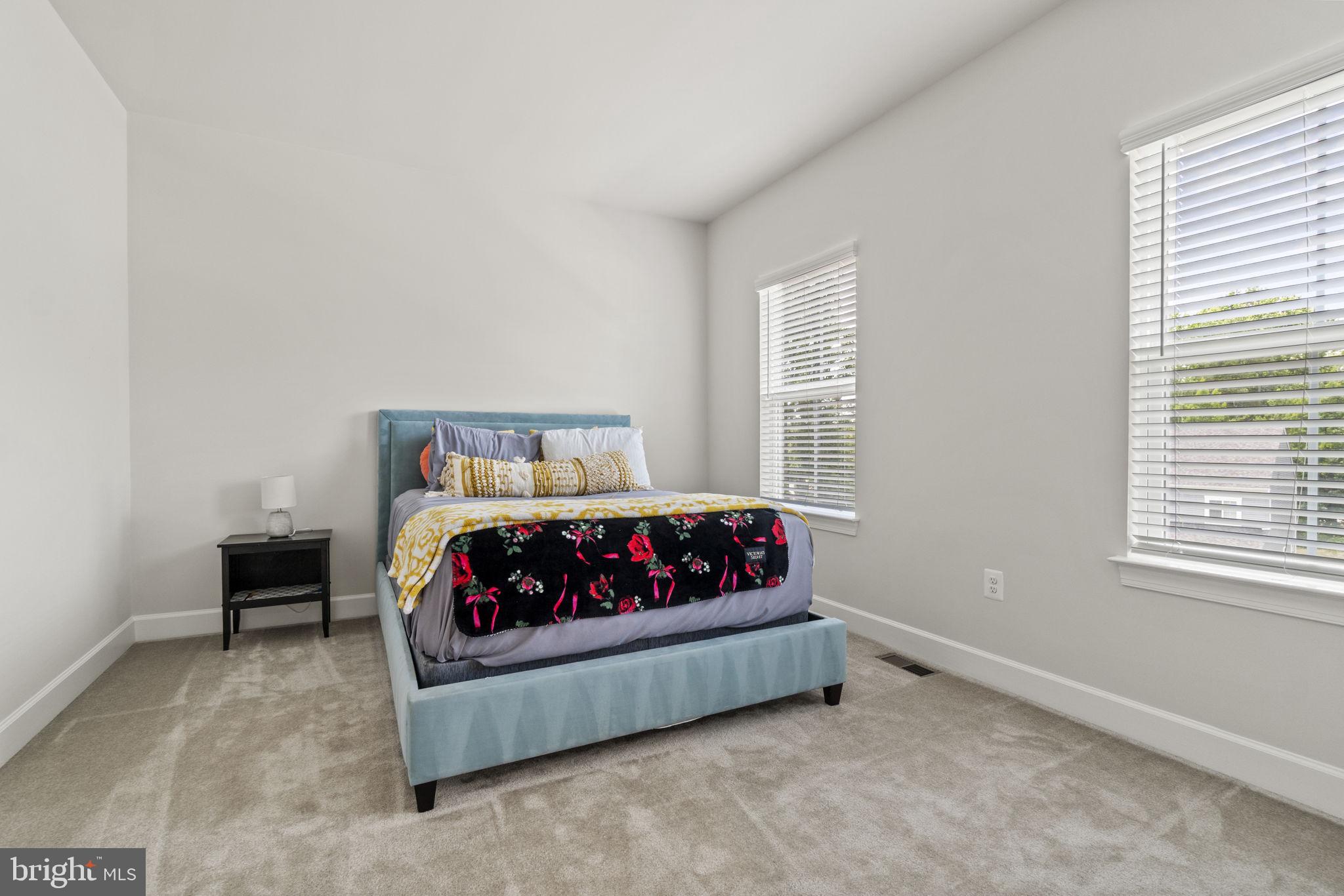 WINDSOR HILL - Residential