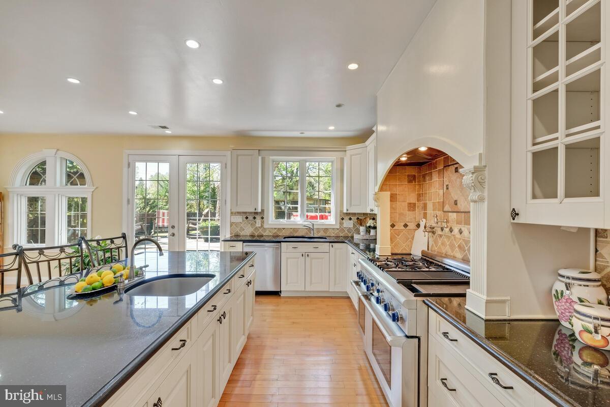 REGENCY ESTATES - Residential