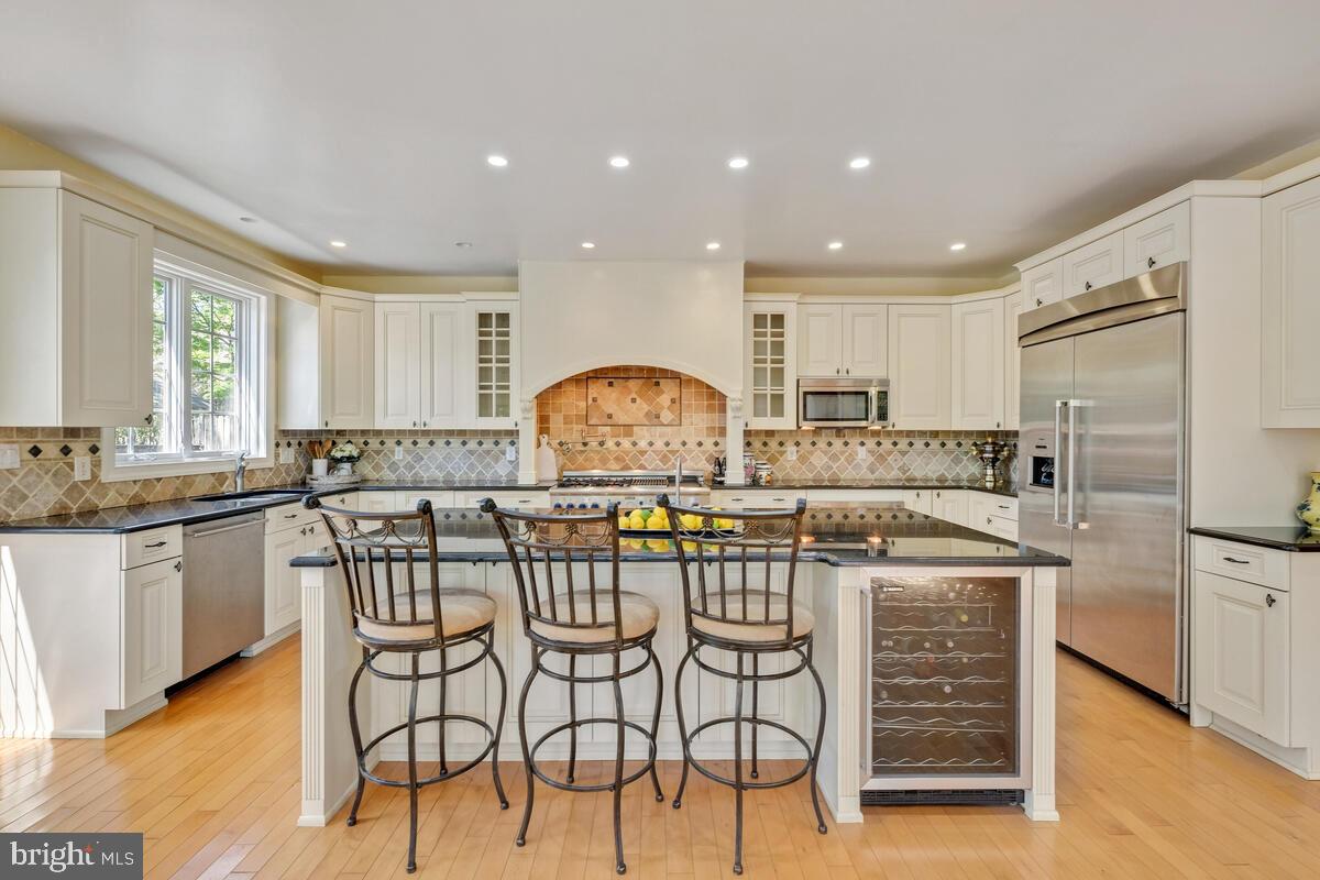 REGENCY ESTATES - Residential