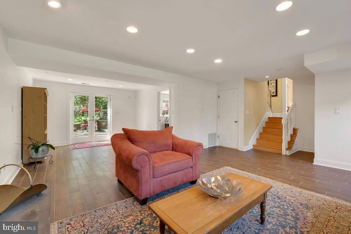 REGENCY ESTATES - Residential