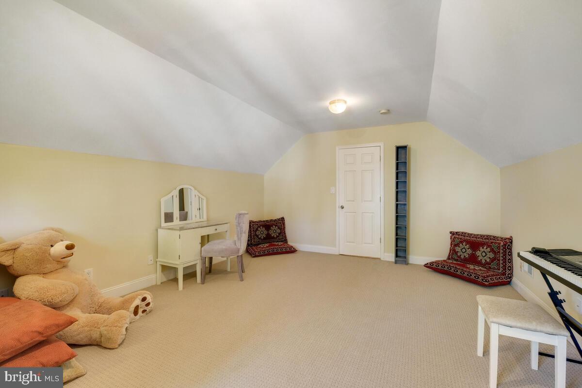 REGENCY ESTATES - Residential