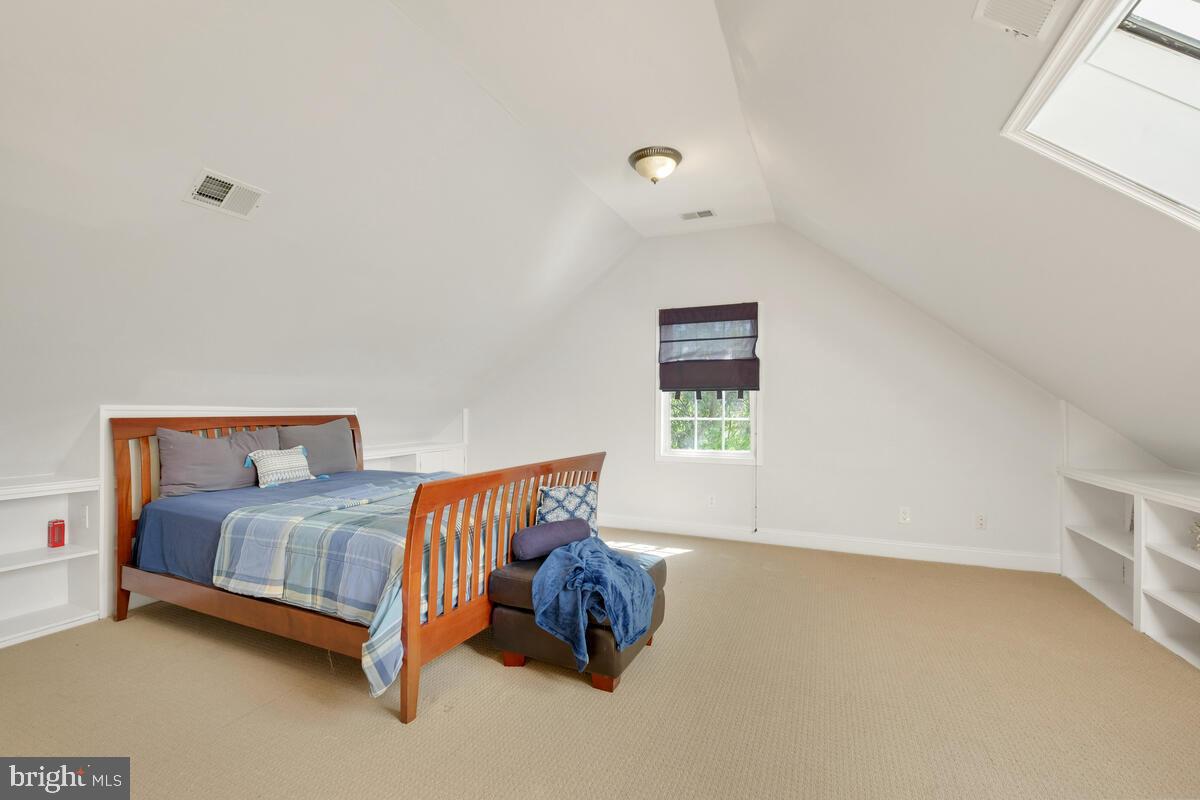 REGENCY ESTATES - Residential