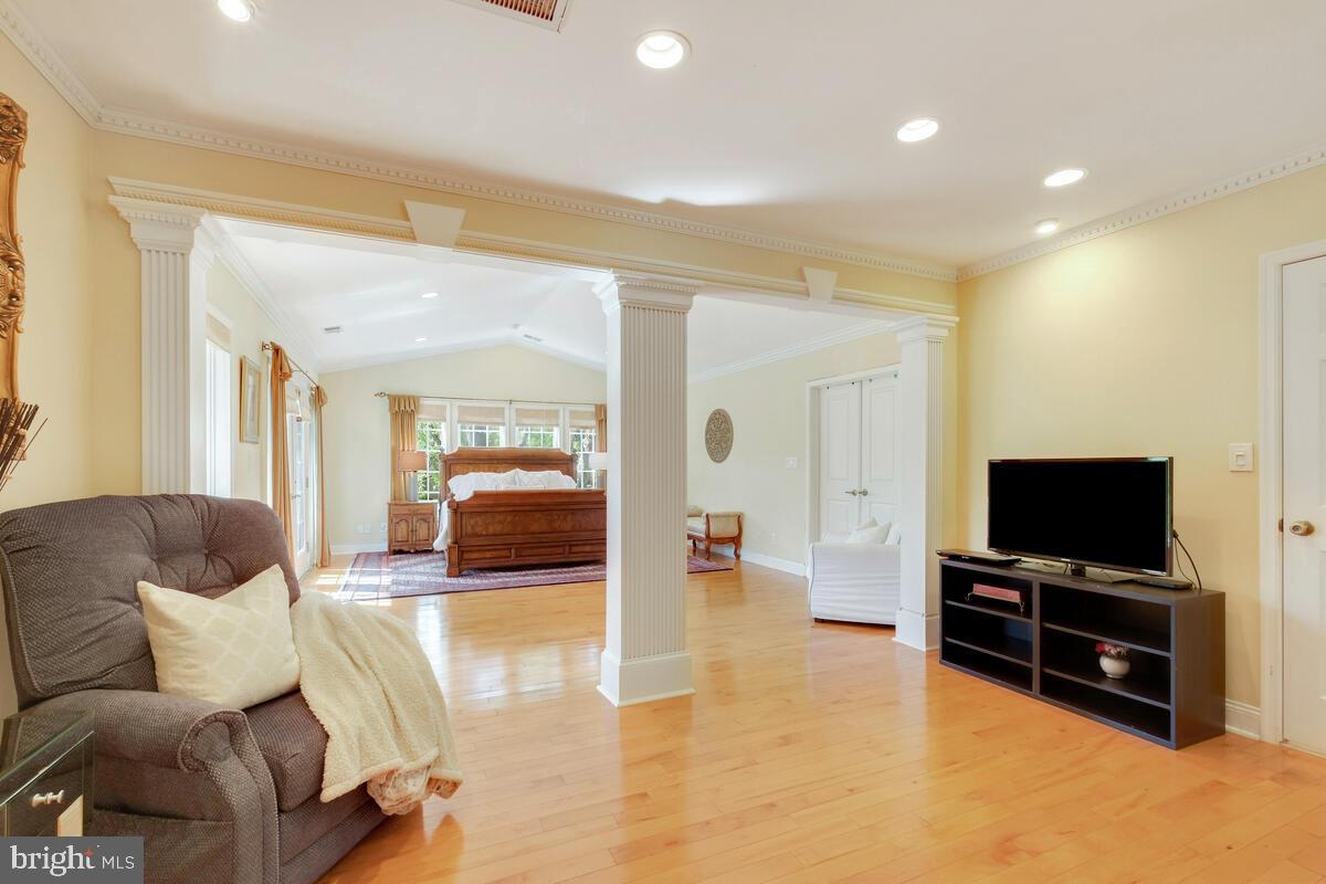 REGENCY ESTATES - Residential