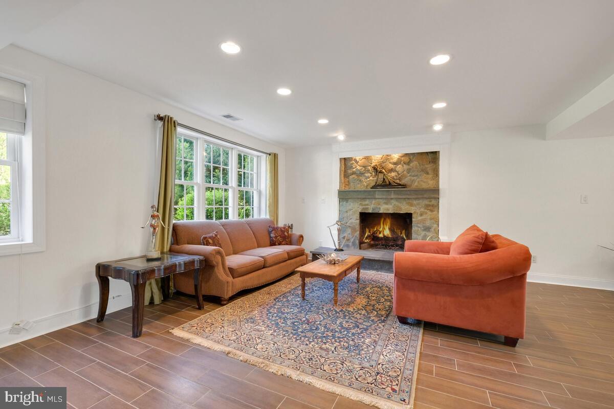 REGENCY ESTATES - Residential