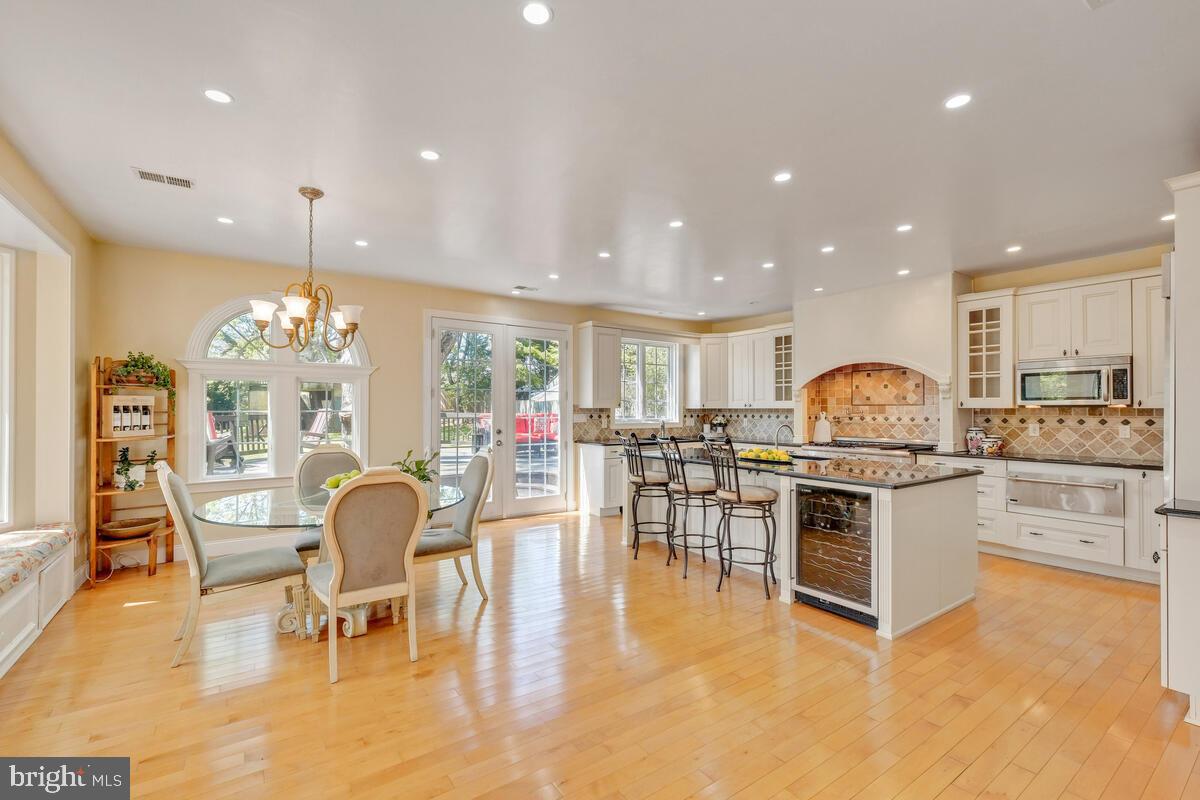 REGENCY ESTATES - Residential