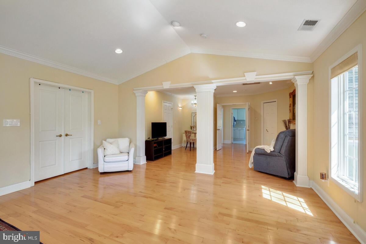 REGENCY ESTATES - Residential