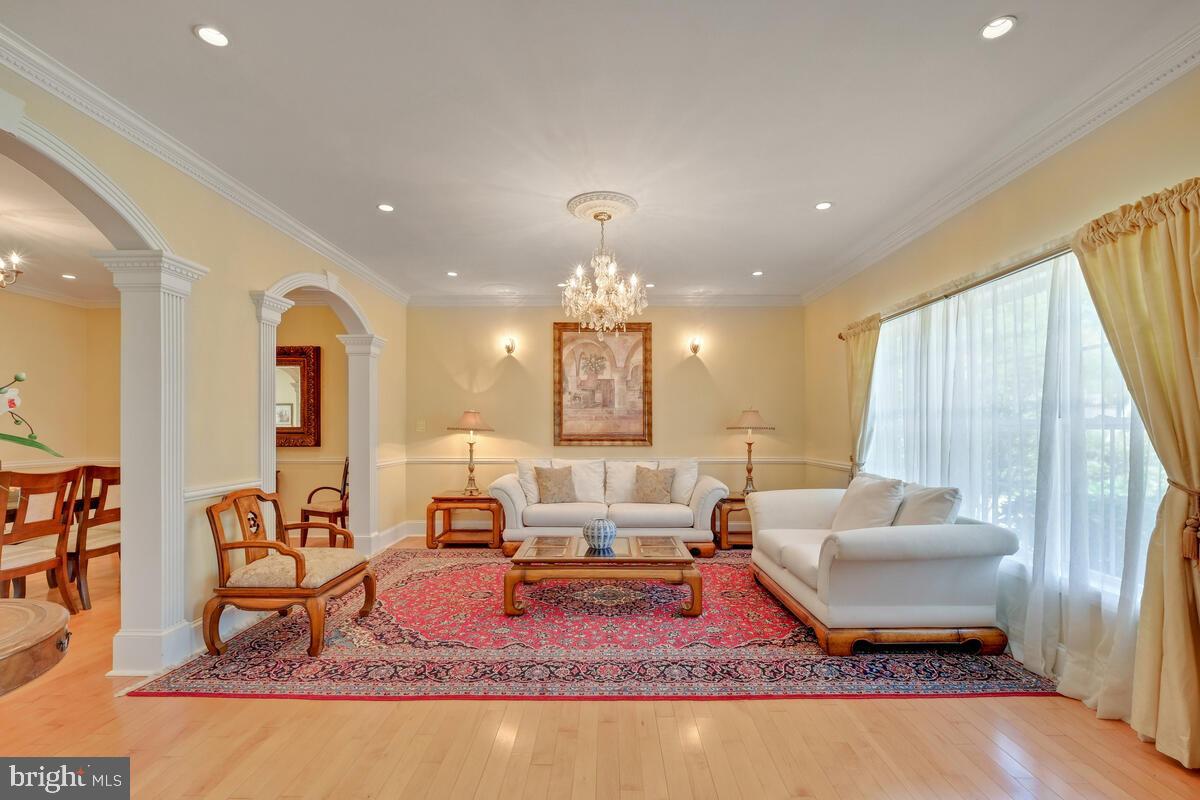 REGENCY ESTATES - Residential