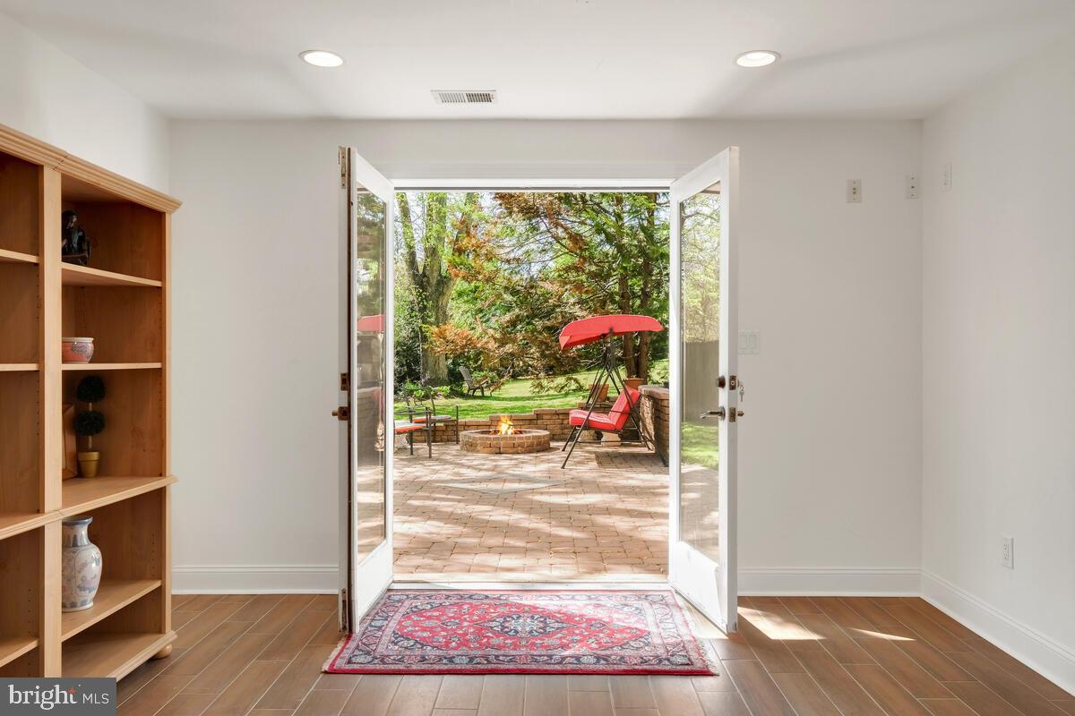 REGENCY ESTATES - Residential