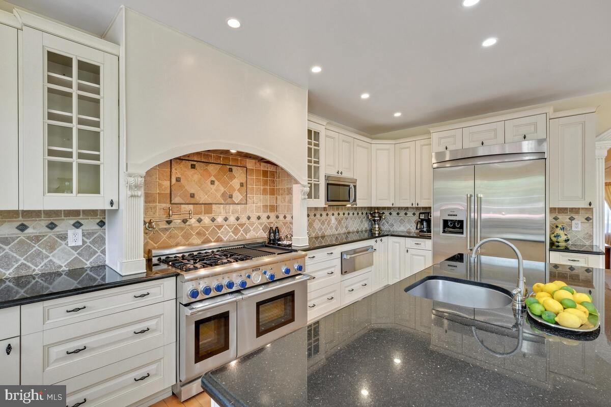 REGENCY ESTATES - Residential