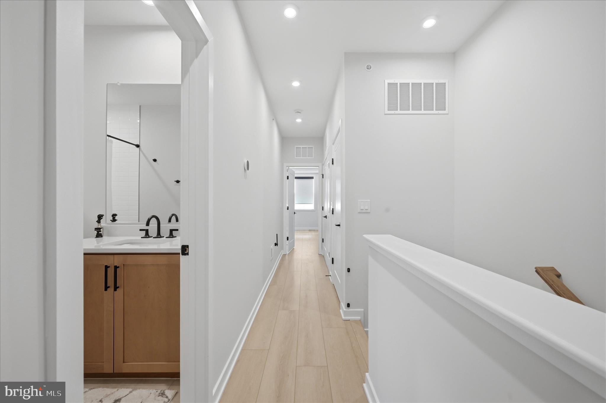 COMMONWEALTH PLACE AT WESTFIELDS - Residential