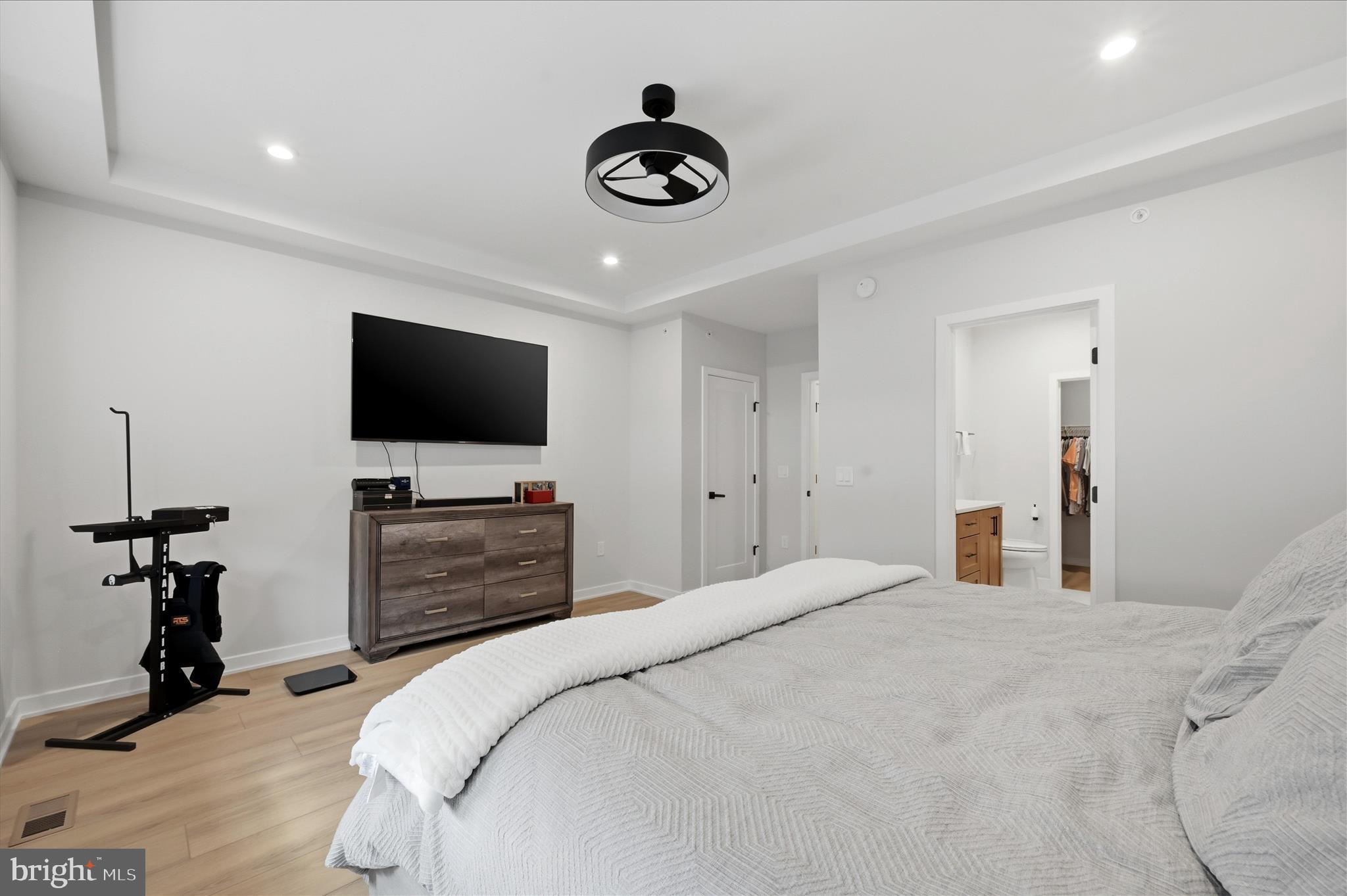 COMMONWEALTH PLACE AT WESTFIELDS - Residential