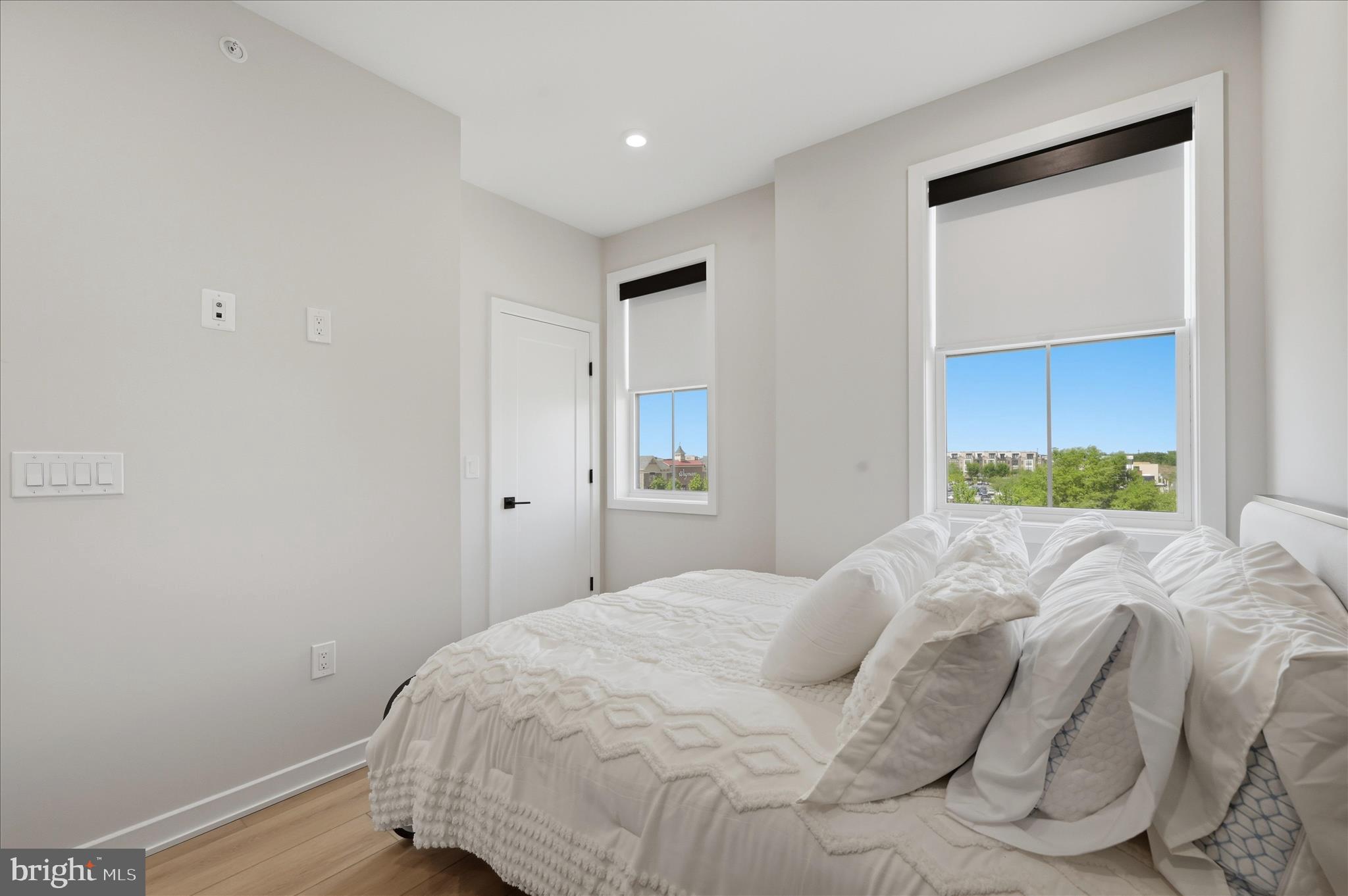 COMMONWEALTH PLACE AT WESTFIELDS - Residential