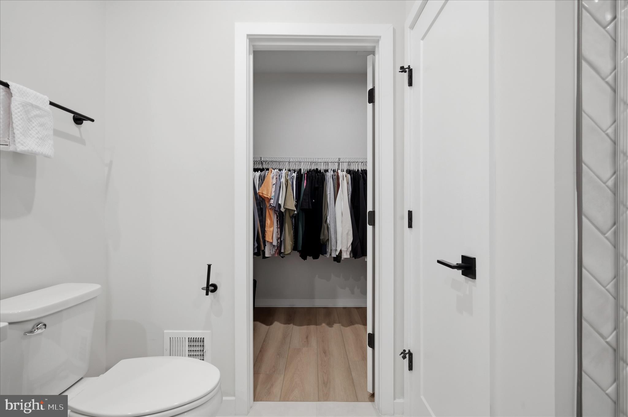 COMMONWEALTH PLACE AT WESTFIELDS - Residential