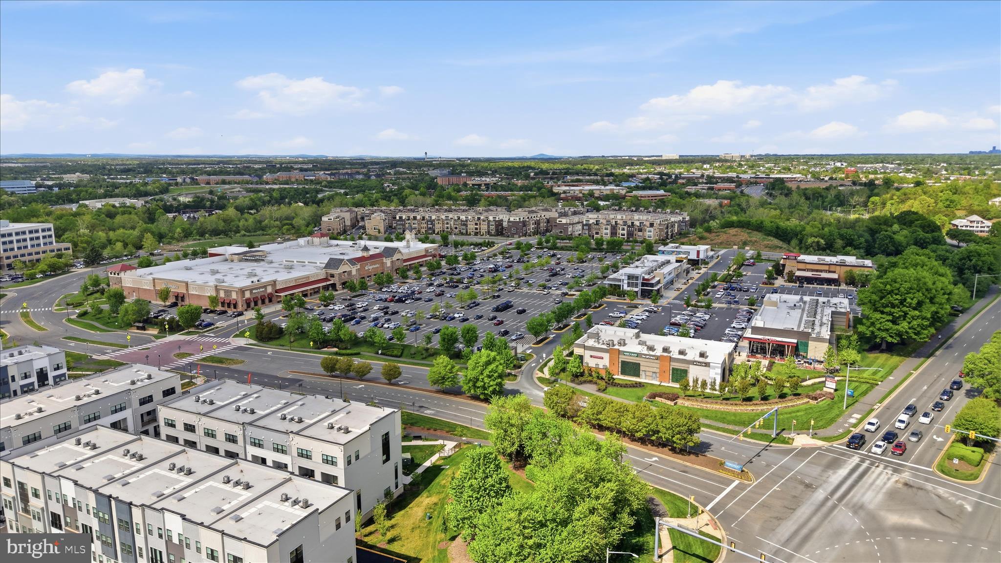 COMMONWEALTH PLACE AT WESTFIELDS - Residential