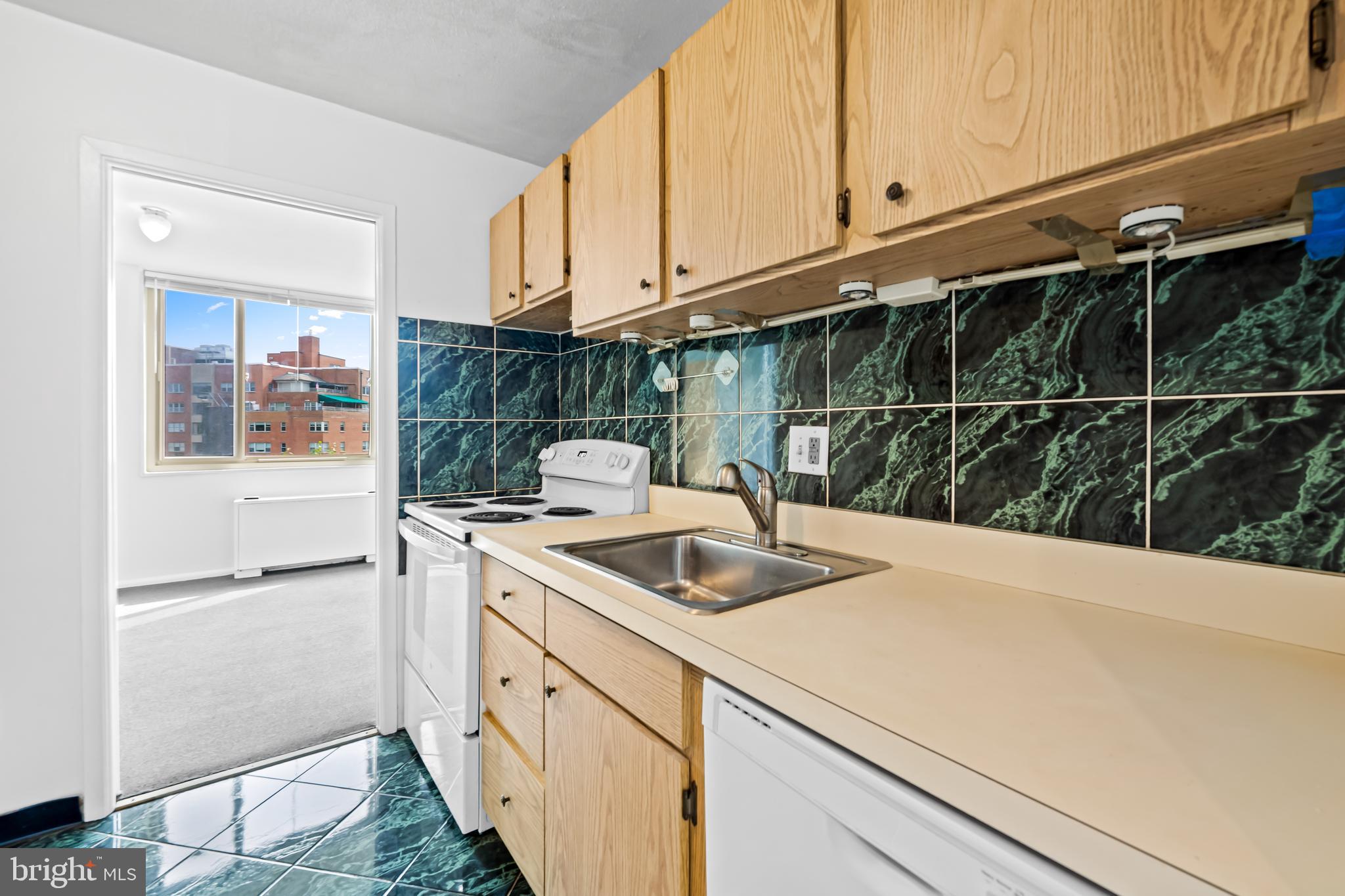 CHARLES VILLAGE - Residential Lease