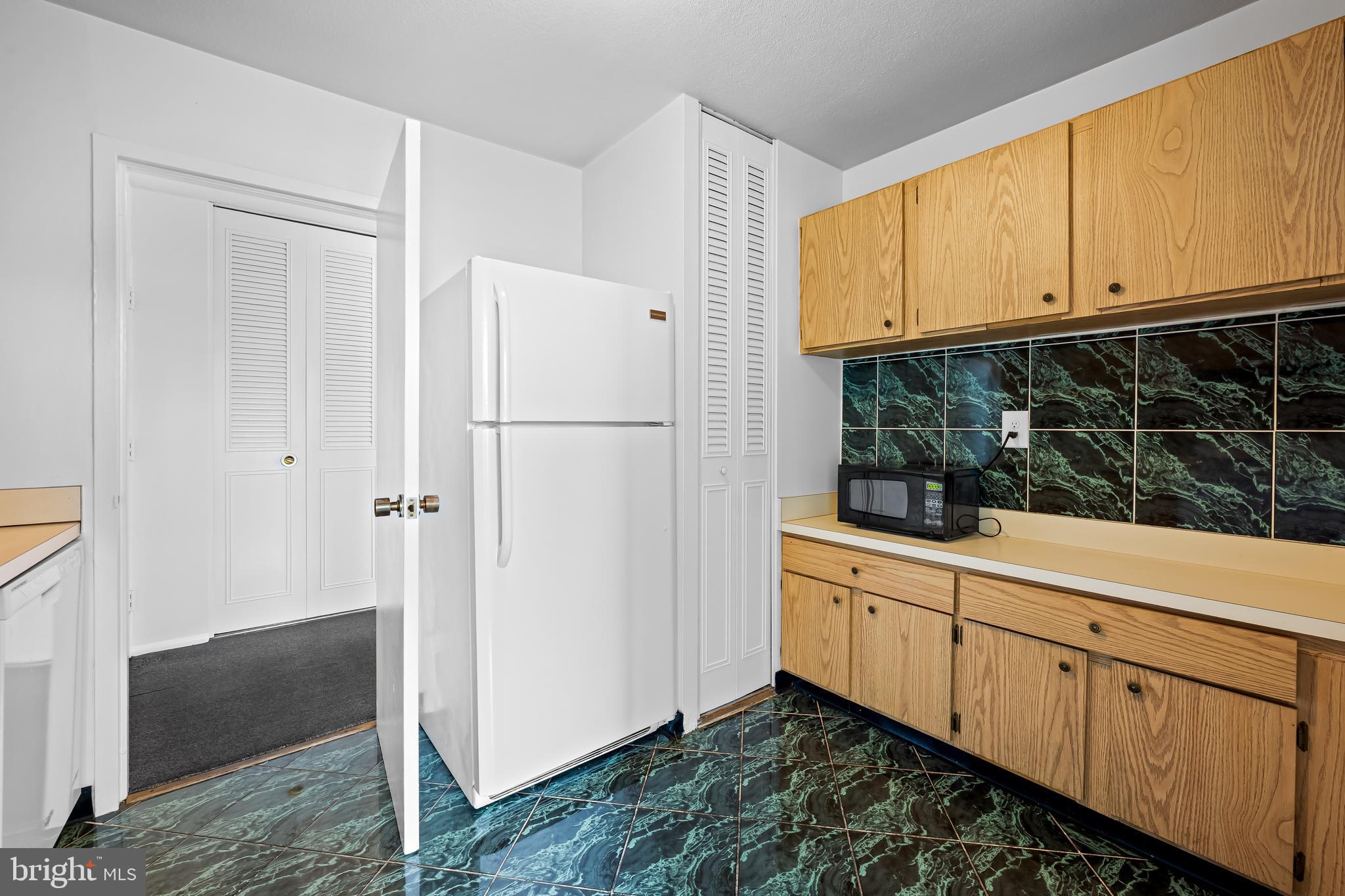 CHARLES VILLAGE - Residential Lease