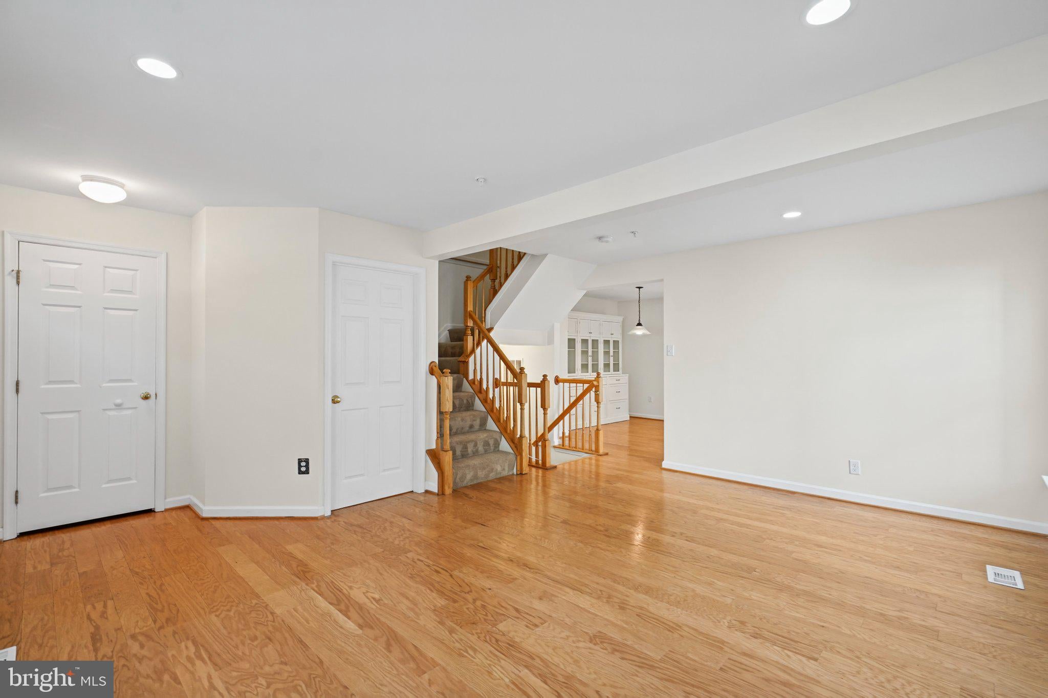 5113 SPRING WILLOW COURT