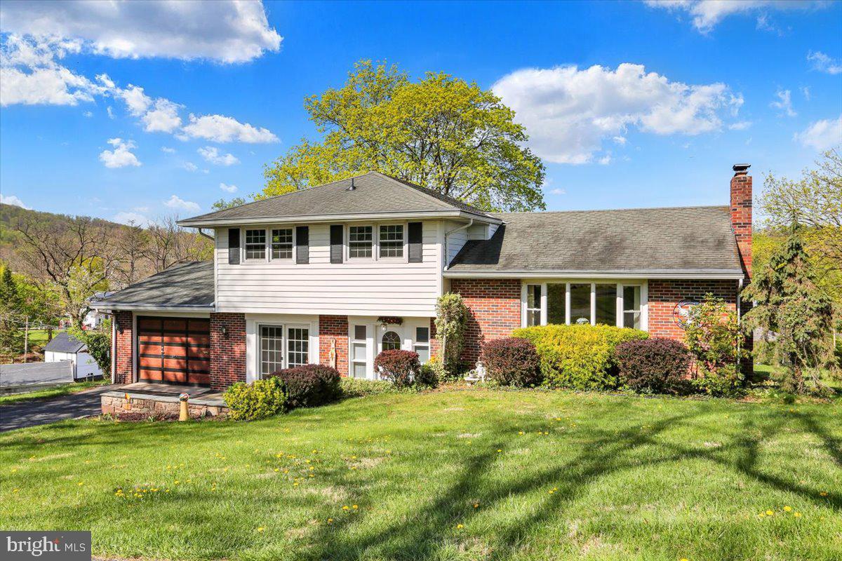 324 ASHLEY DRIVE