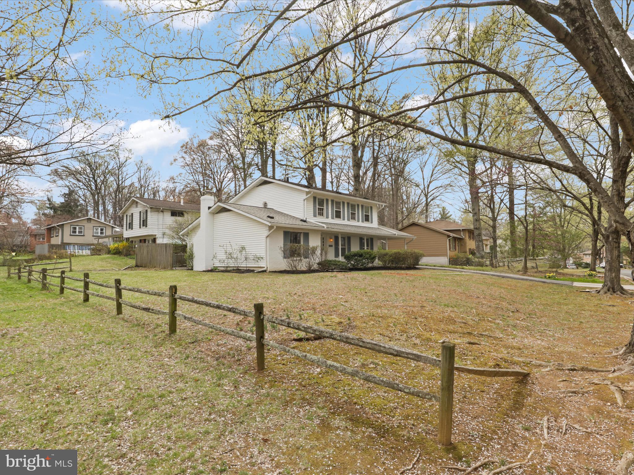 BEL PRE WOODS - Residential